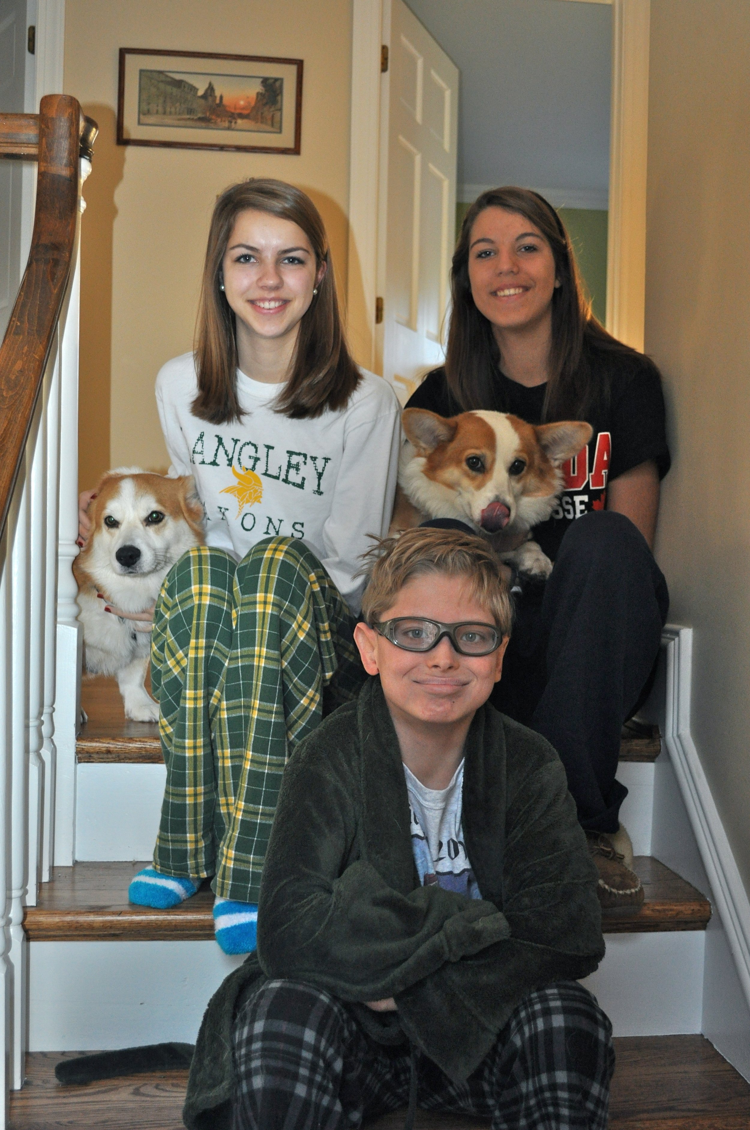 1211 Xmas Kids Steps.jpg