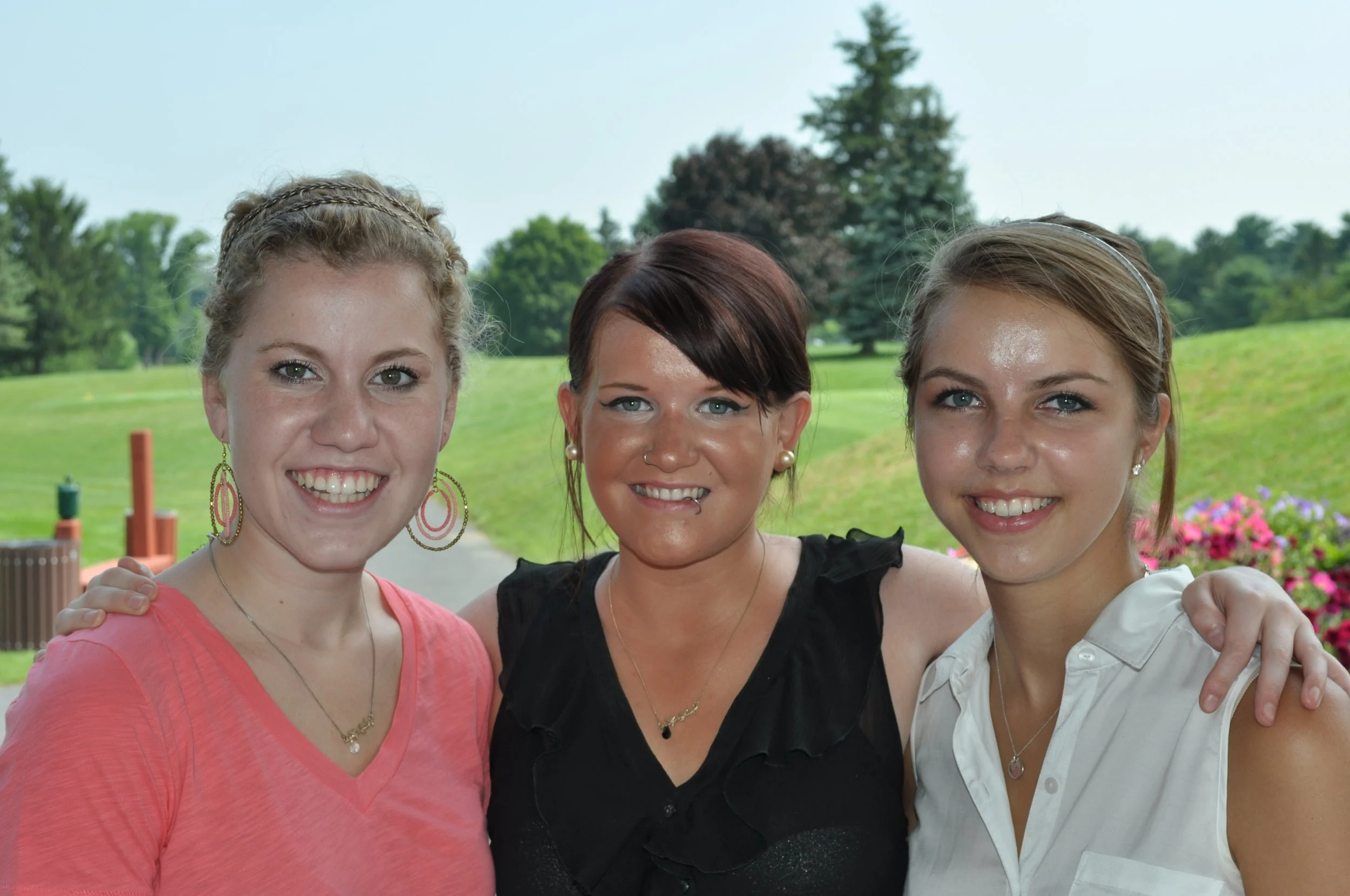 0712 Shomaker Classic Laura Catie Grace.jpg