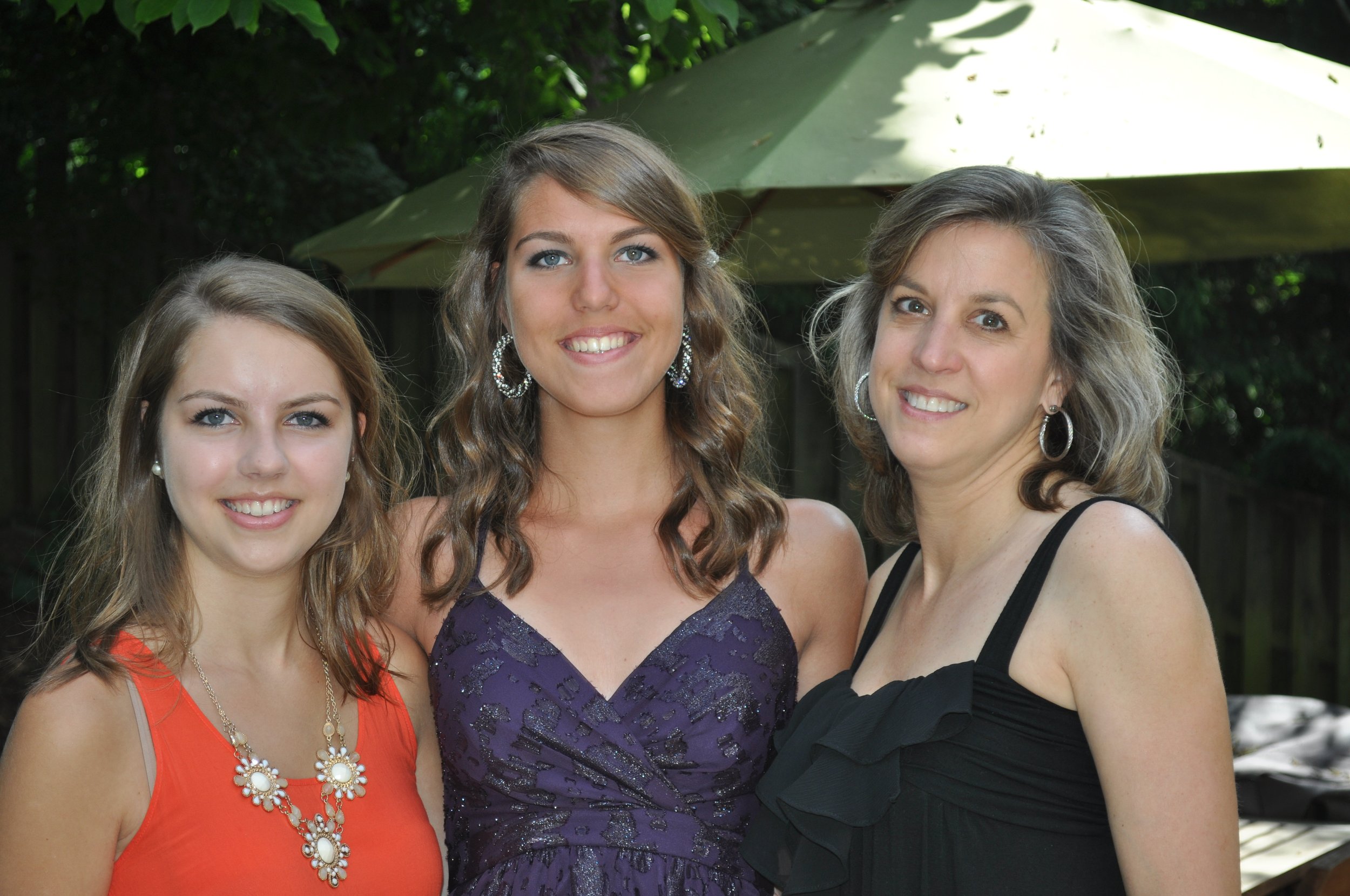 0613 Ava Jr Prom Grace Betsy 1.jpg