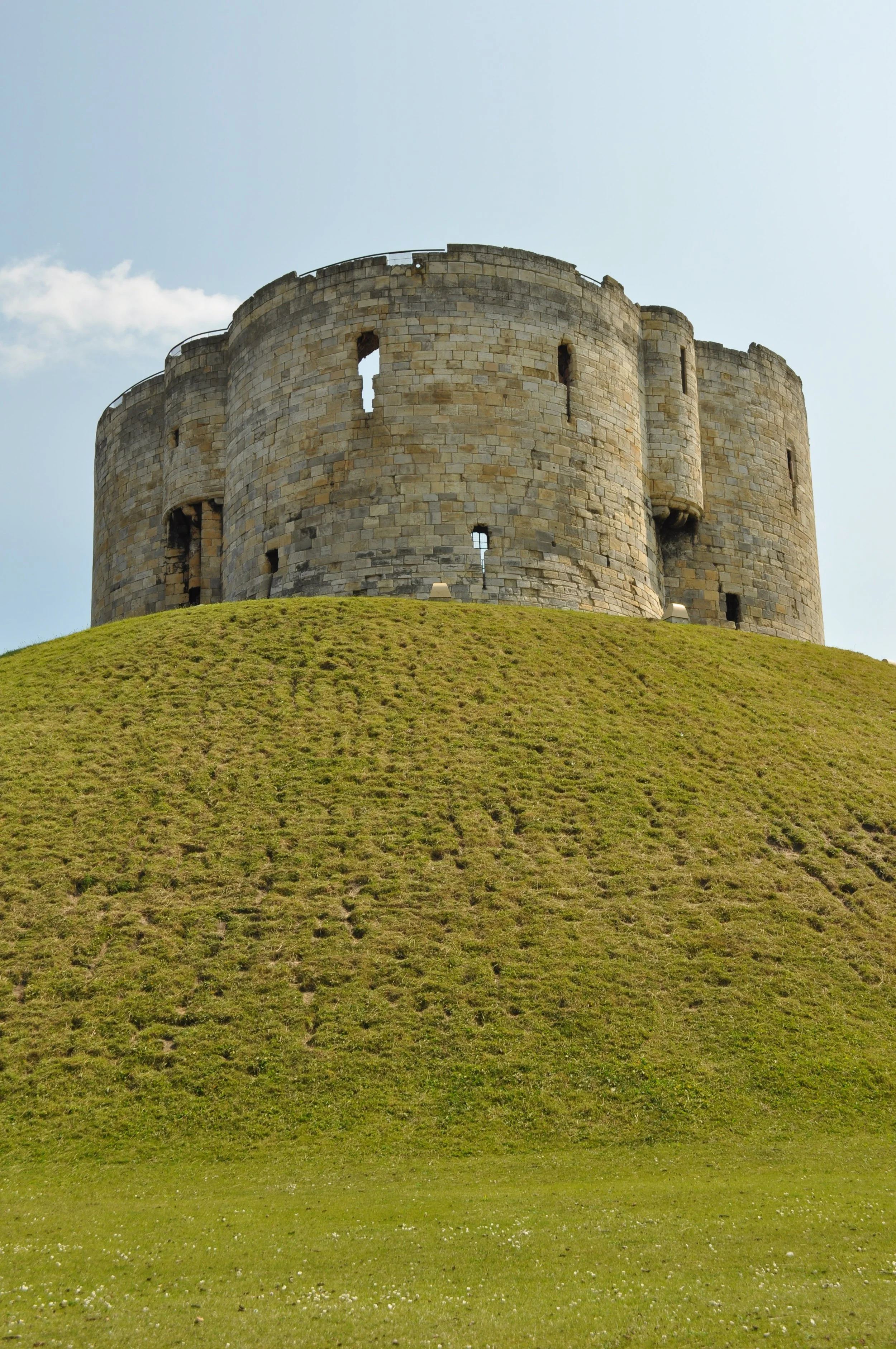 0713 Britain 02 York Castle 01.jpg