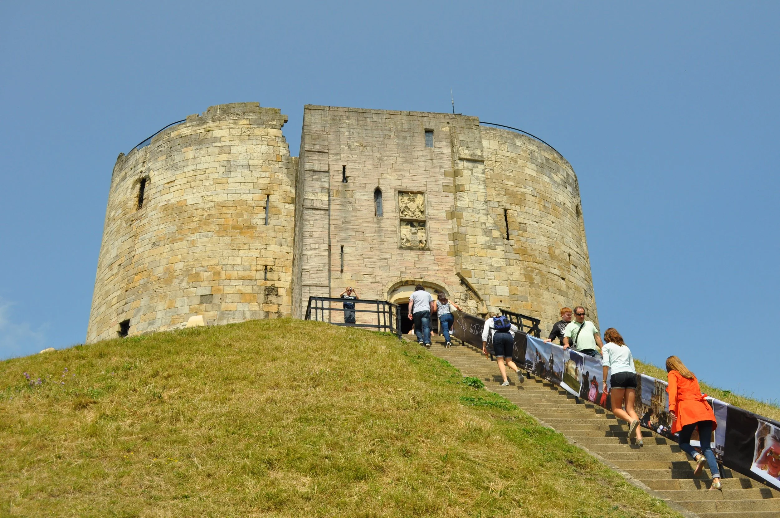 0713 Britain 02 York Castle 02.jpg