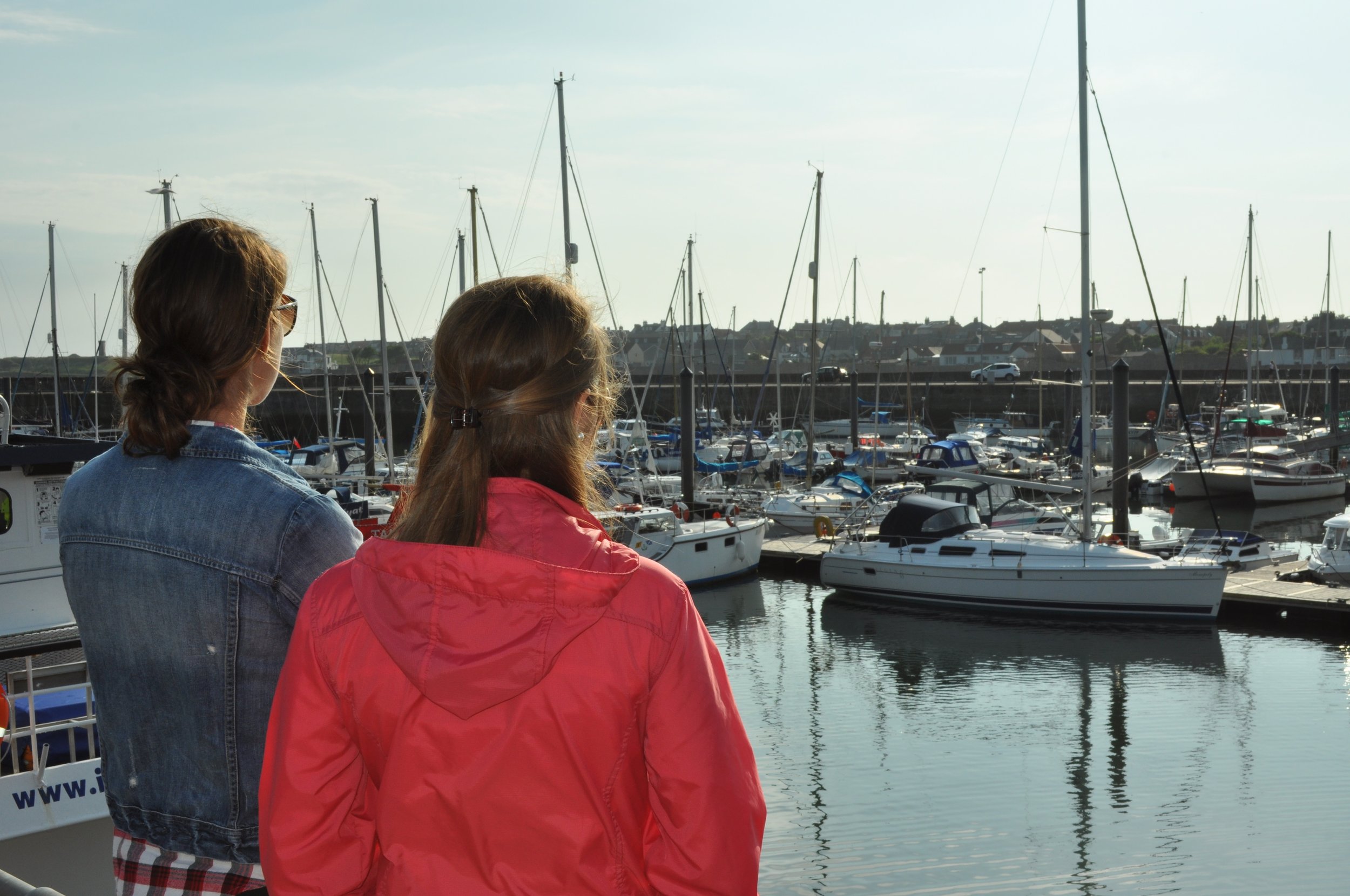 0713 Britain 04 Anstruther Girls.jpg