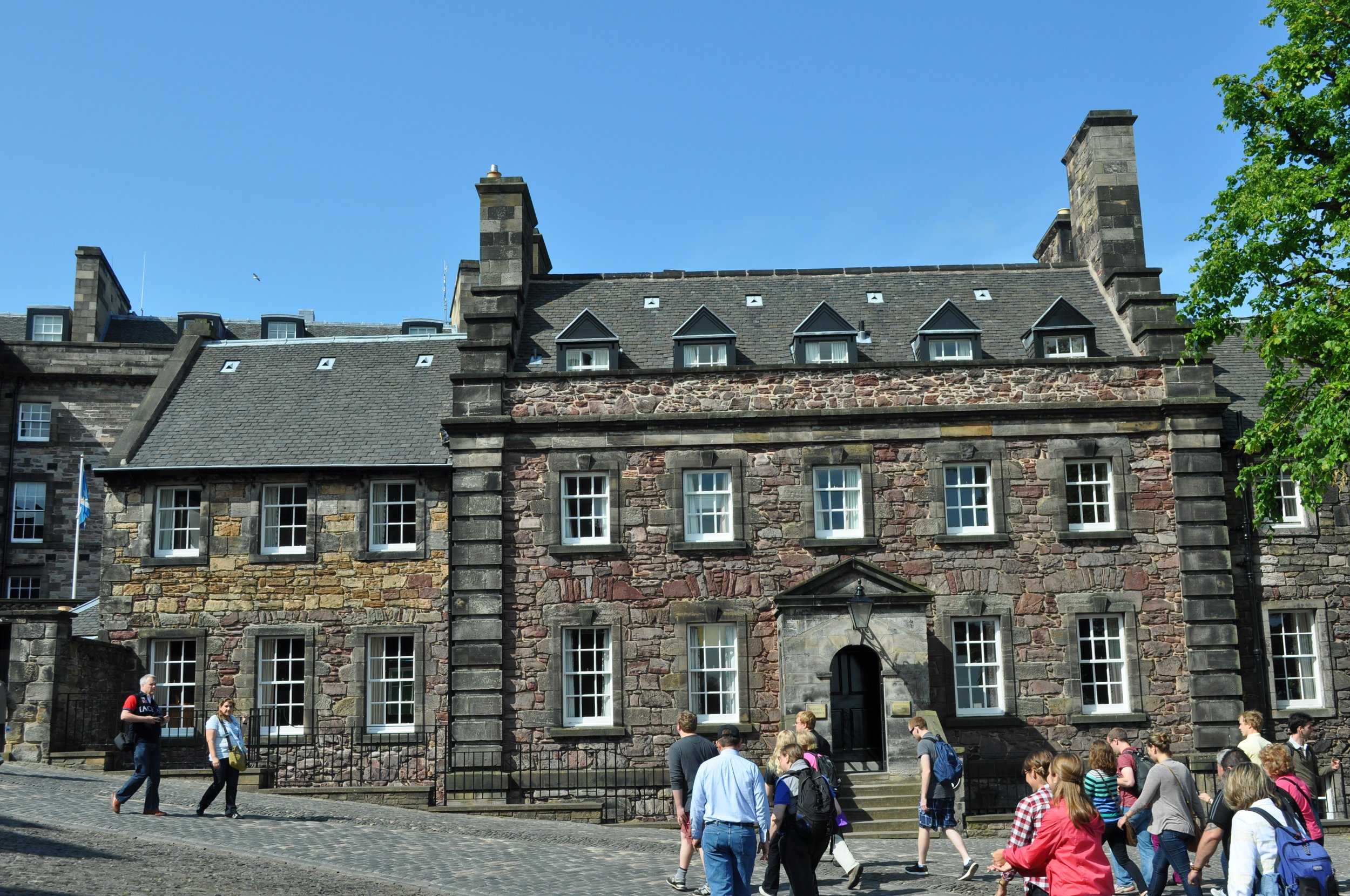 0713 Britain 04 Governor's House in Edinburgh Castle.jpg