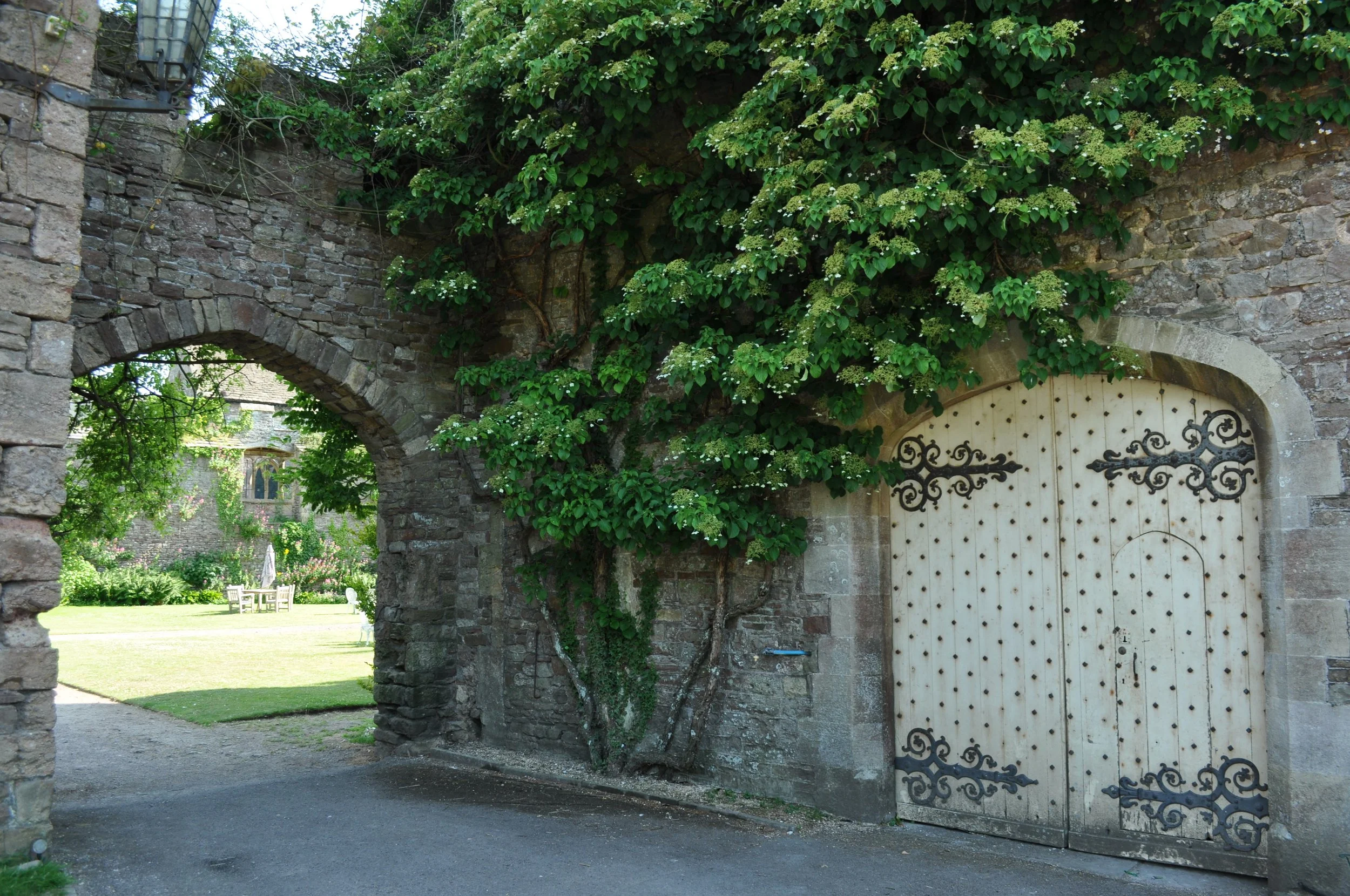 0713 Britain 05 Thornbury Castle 01.jpg