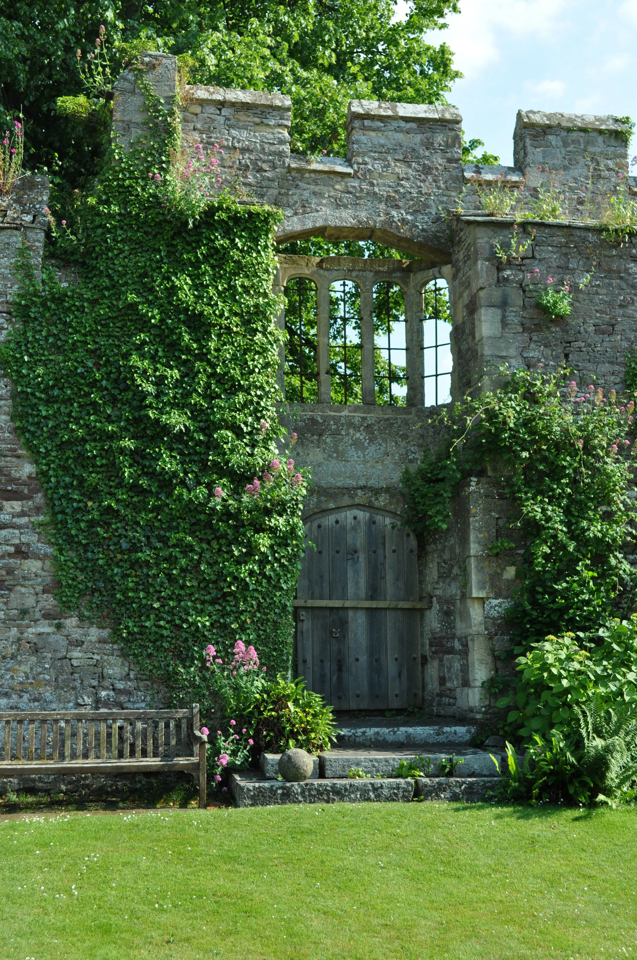 0713 Britain 05 Thornbury Castle 03 .jpg