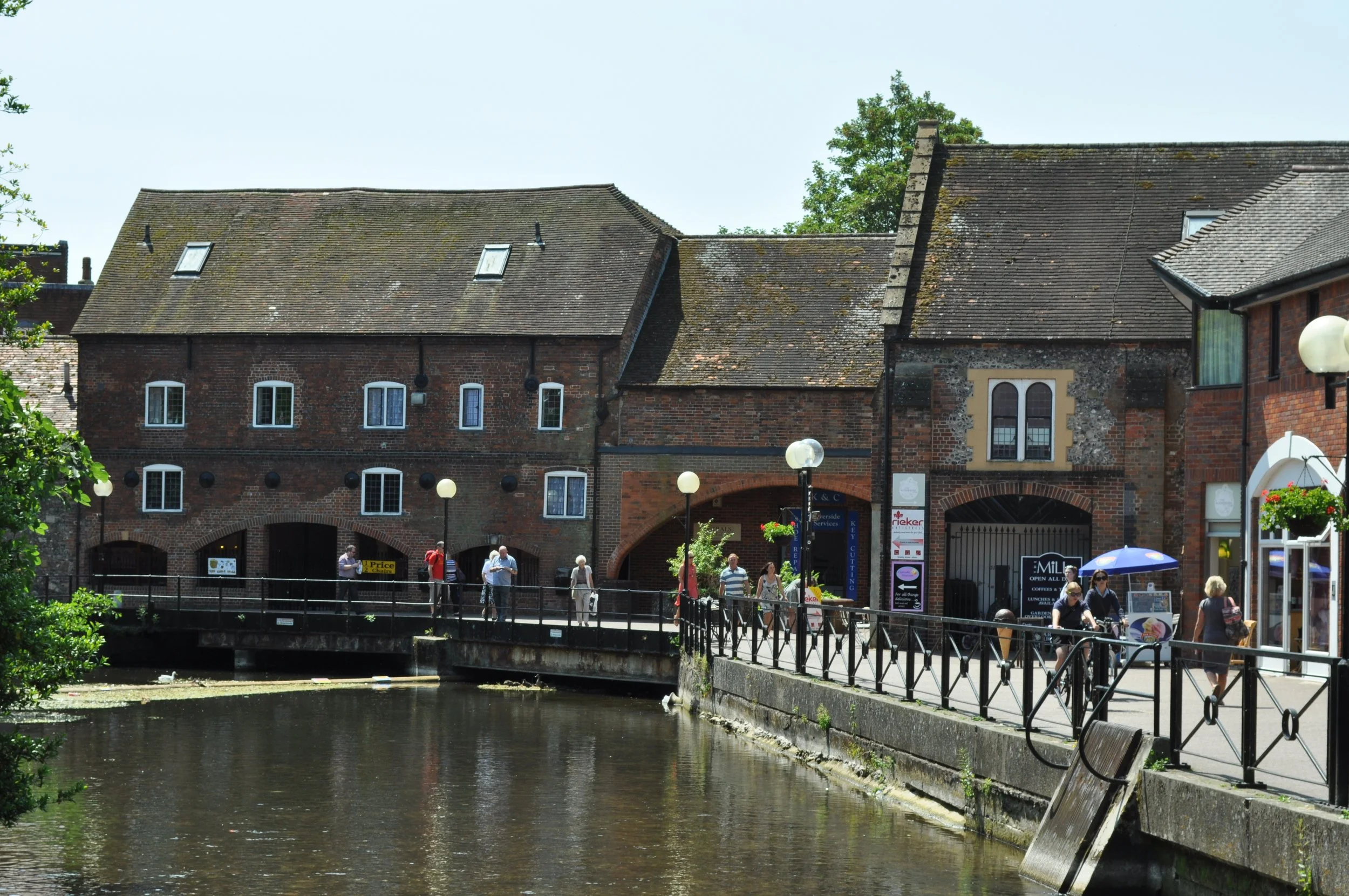 0713 Britain 06 Salisbury 01.jpg