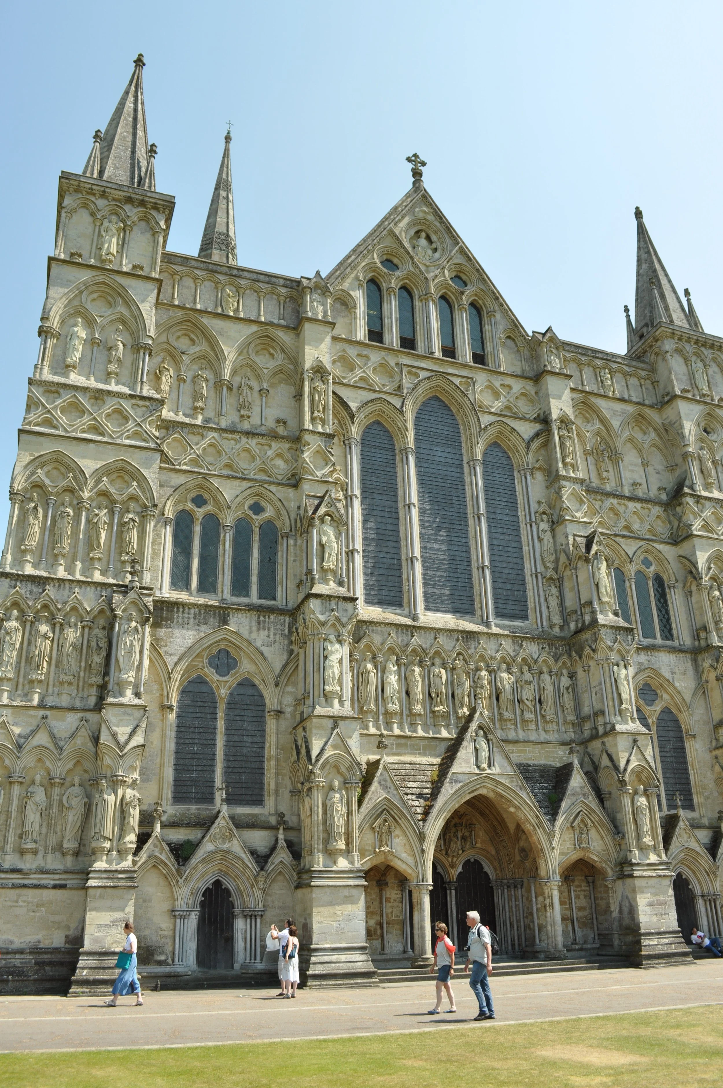 0713 Britain 06 Salisbury Cathedral 03.jpg
