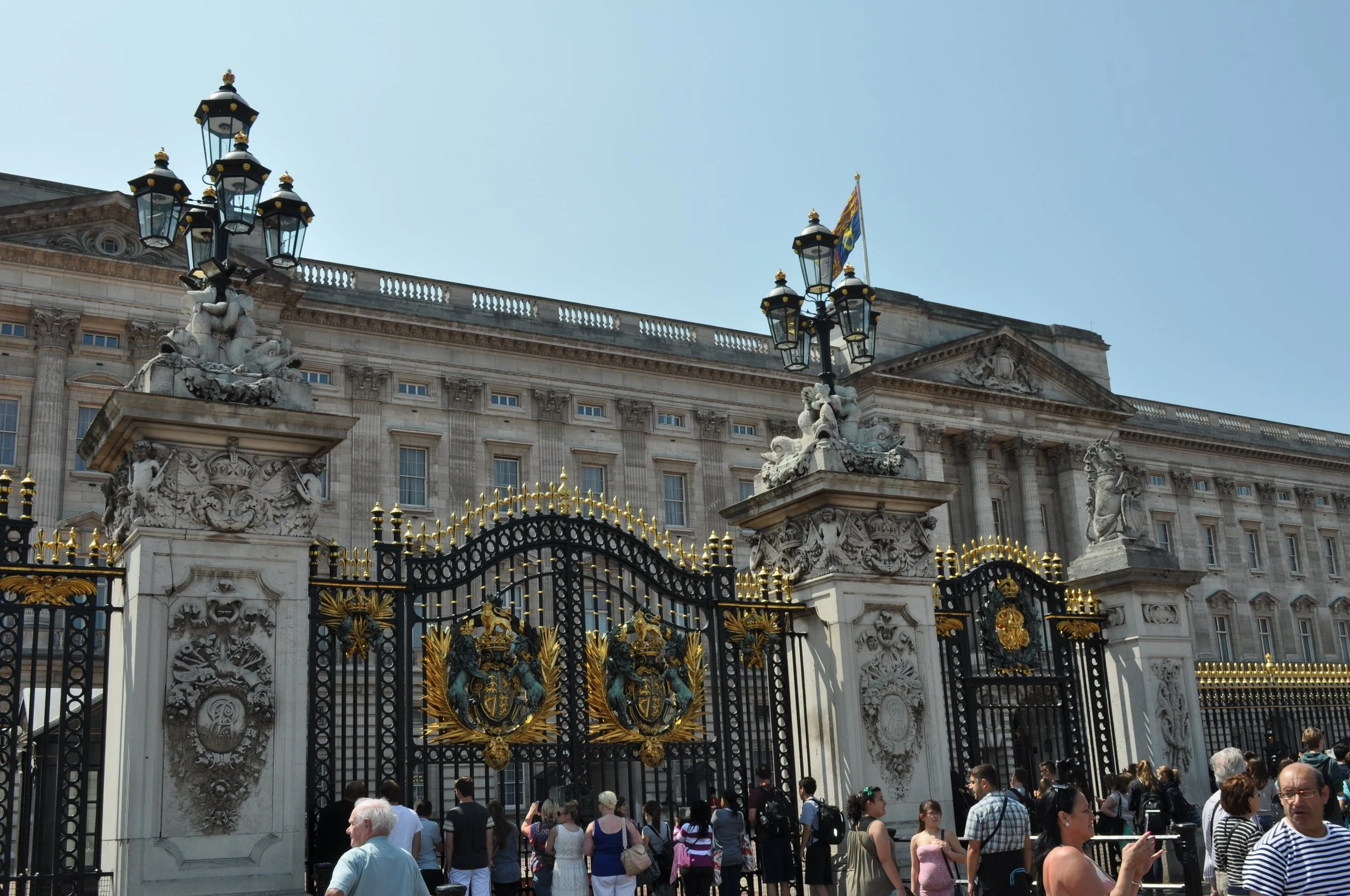 0713 Britain 08 Buckingham Palace 02.jpg