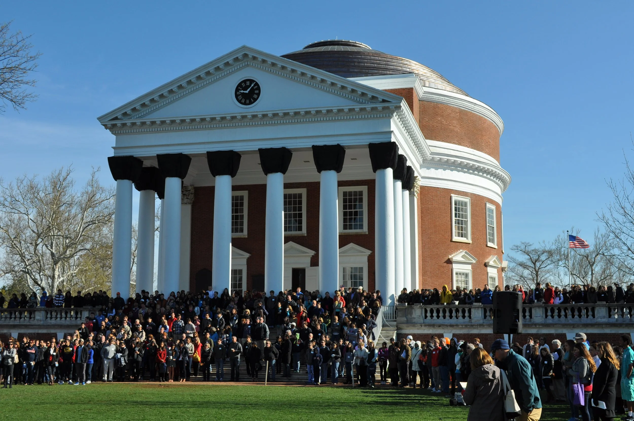 0414 Ava UVA Spring Orientation Rotunda.jpg
