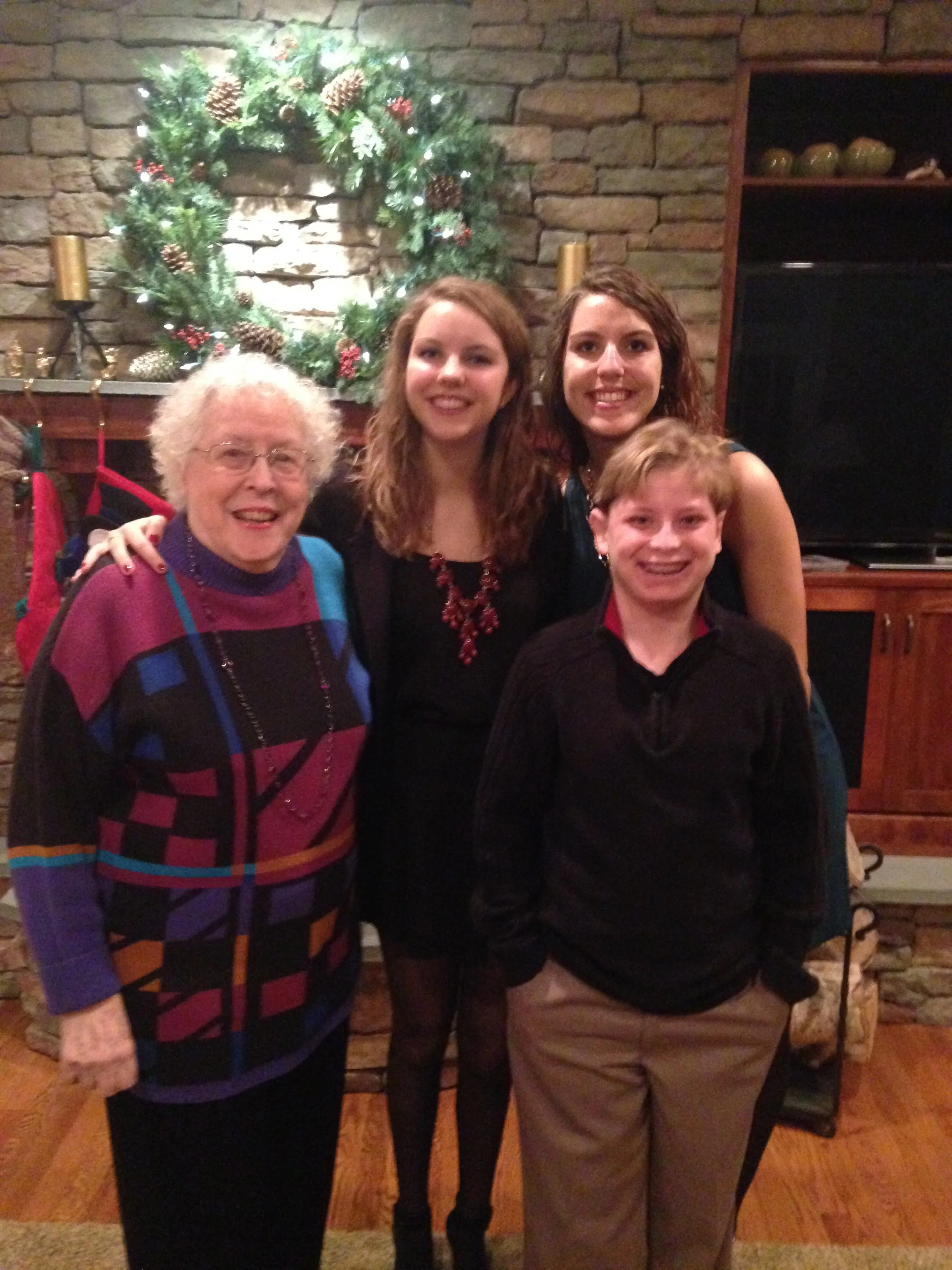 1214 Xmas Kids Grandma.jpg