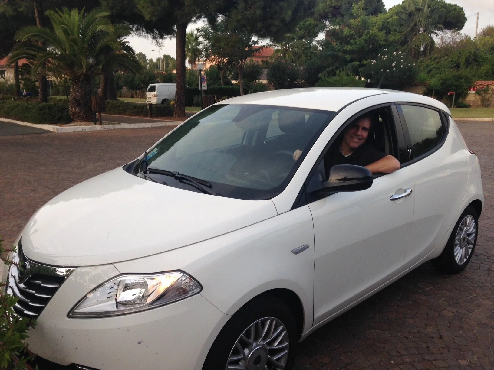 1014 Italy Lancia Ypsilon 2.jpg