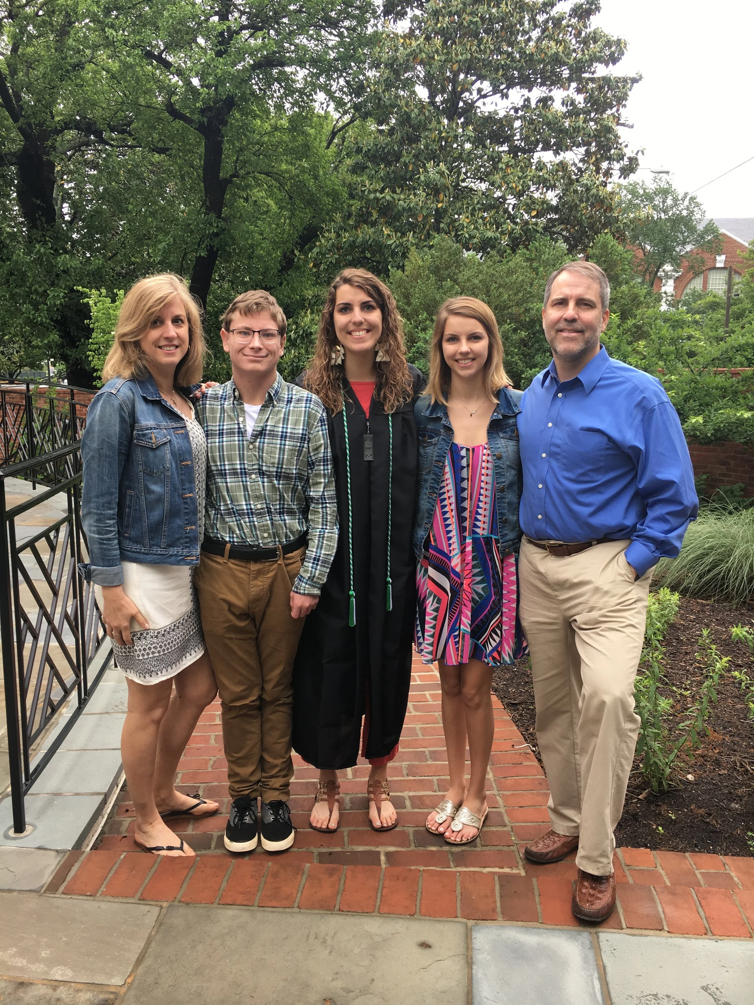 0518 Grad Family 2.jpg