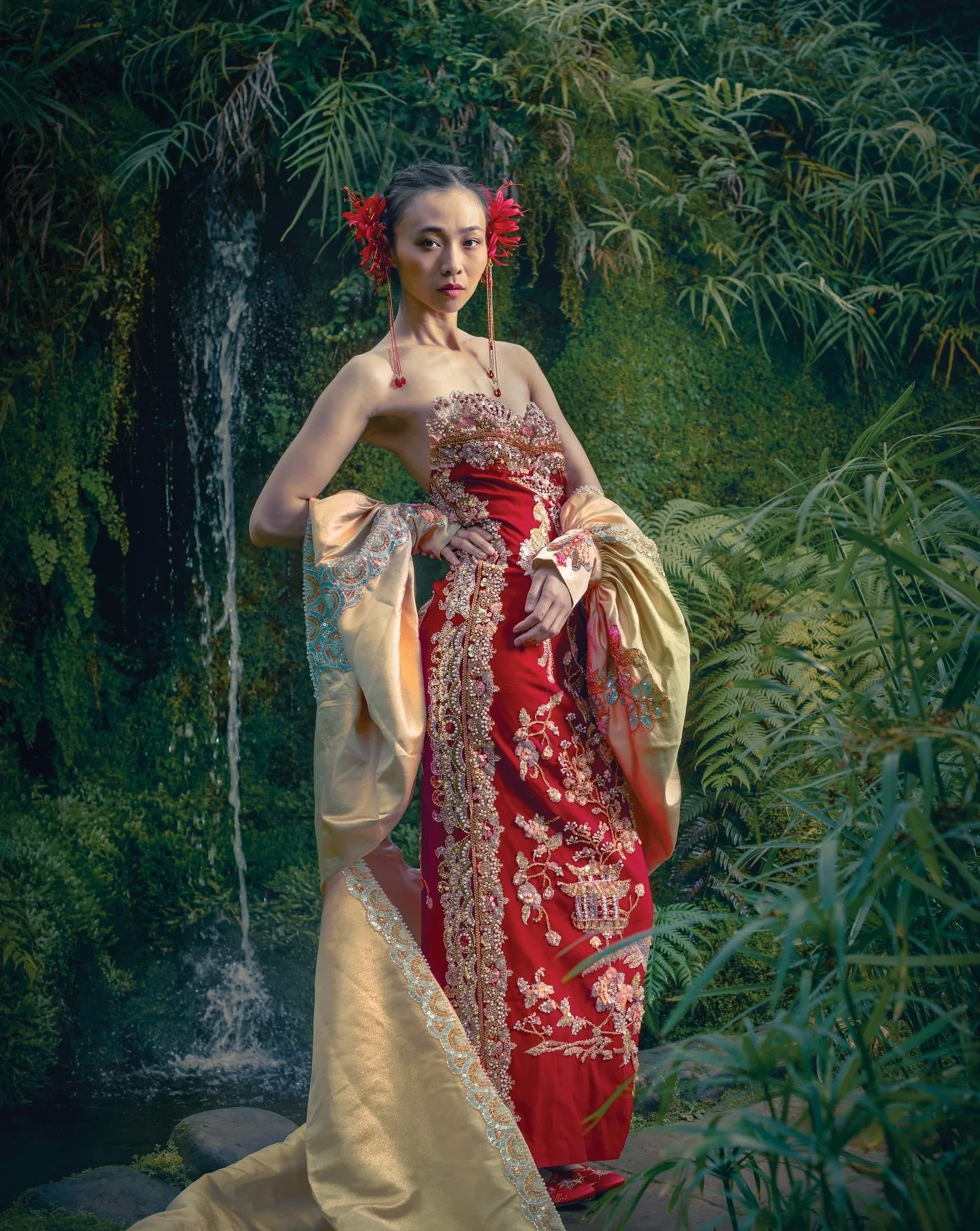 Fashion portraits of Jan in the Fernery at Tatton Hall. Styling by Tabitha Boydell

#fashionportrait #portraitphotography #portraitphotographer #editorialphotography #manchesterphotographer