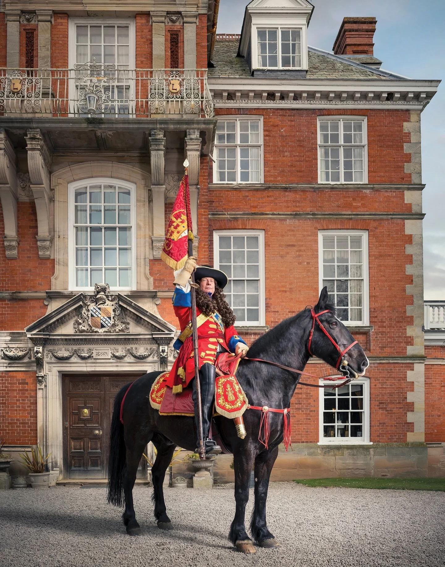 Portraits of The Kings Lifeguards, the dandies of the Stuart armies. These Private Gentlemen were the ancestors of todays Household Cavalry Lifeguards whose service to Crown spans over 350 years.
.
.
.
.
.
.
#reenactor #reenactorsofinstagram #cinemat