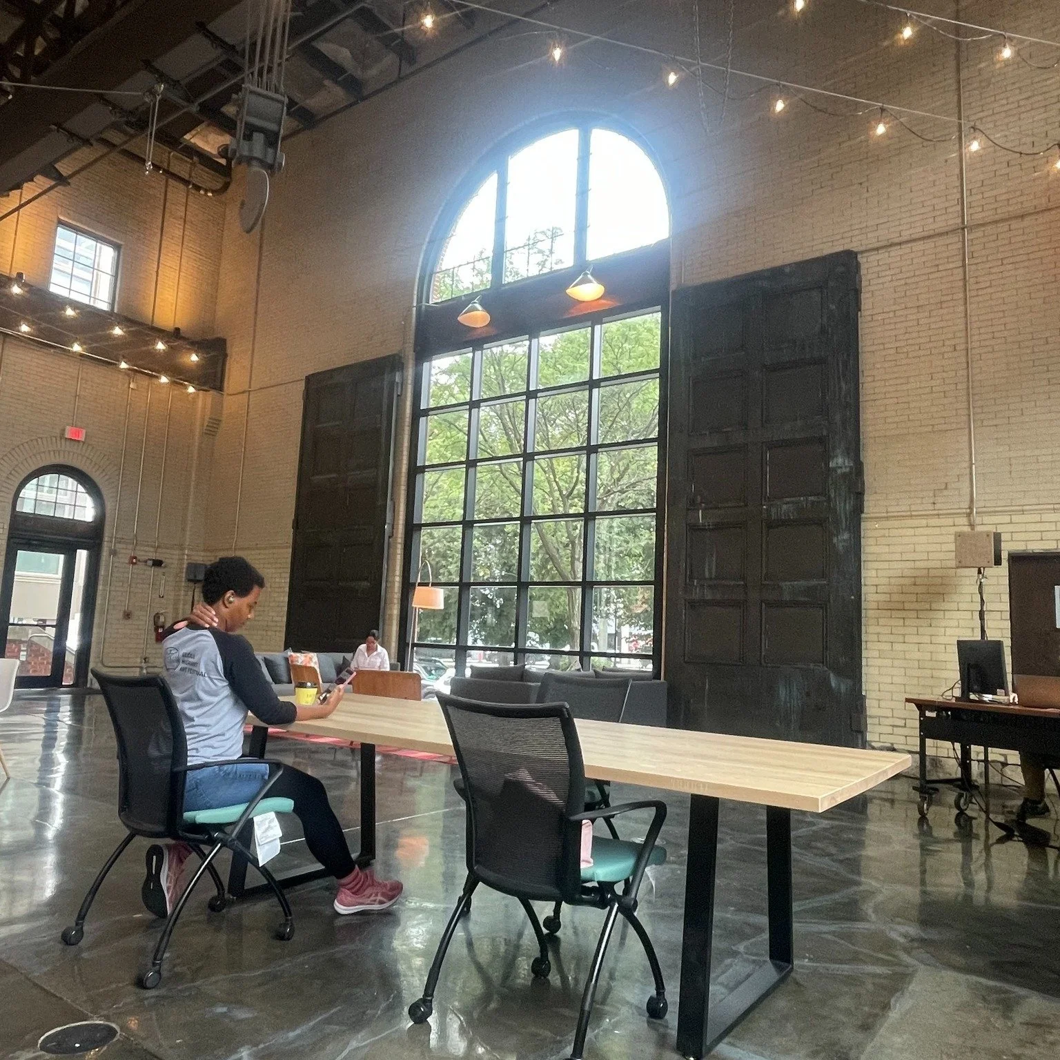 Today is Small Business Saturday! 
As a small business, we want to share that the Workhub has been celebrating 4 years in November. You can come to our last Beer Hall today and grab more information about our December Special! 
#TheSubstation #Rosl