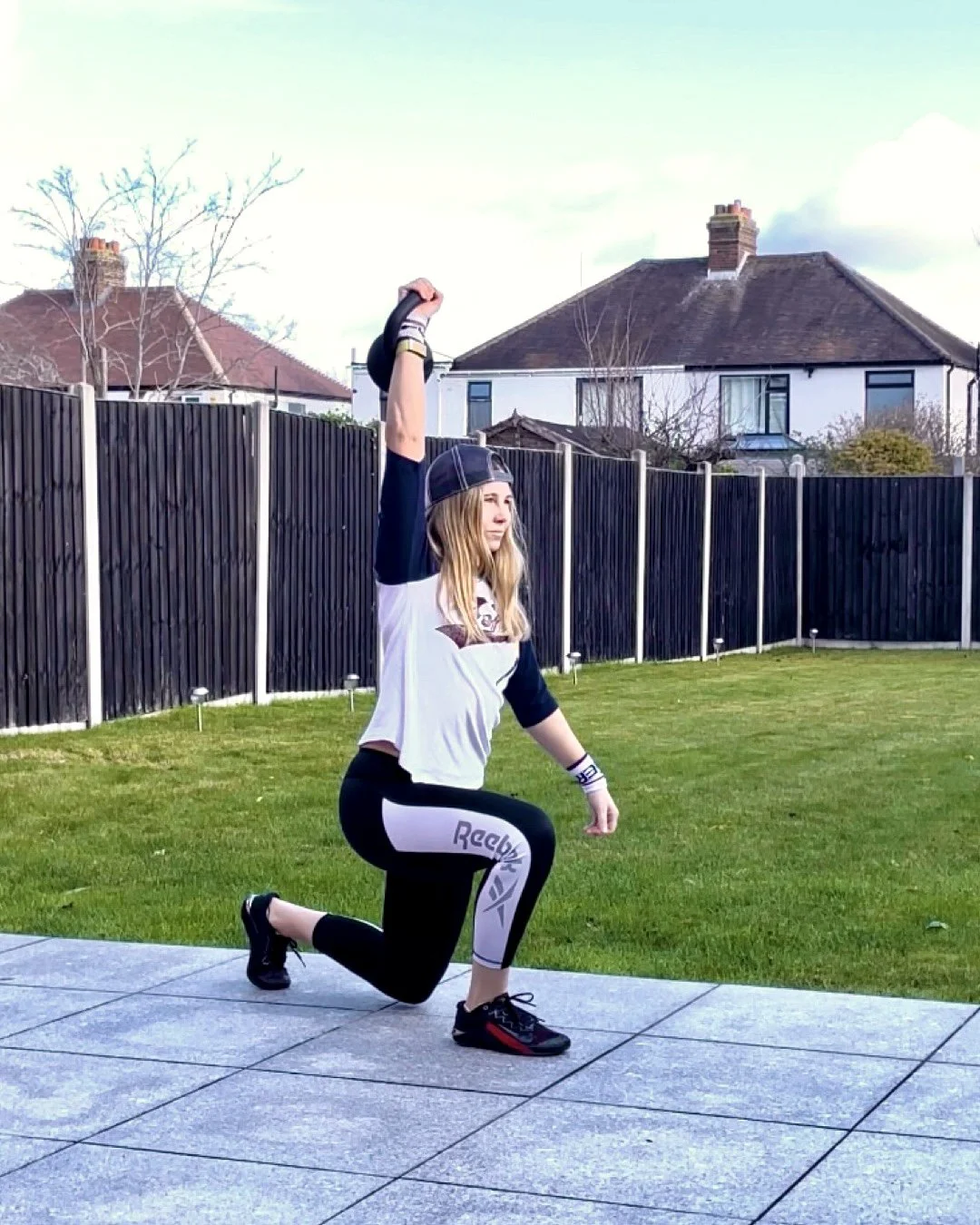 girl doing functional fitness