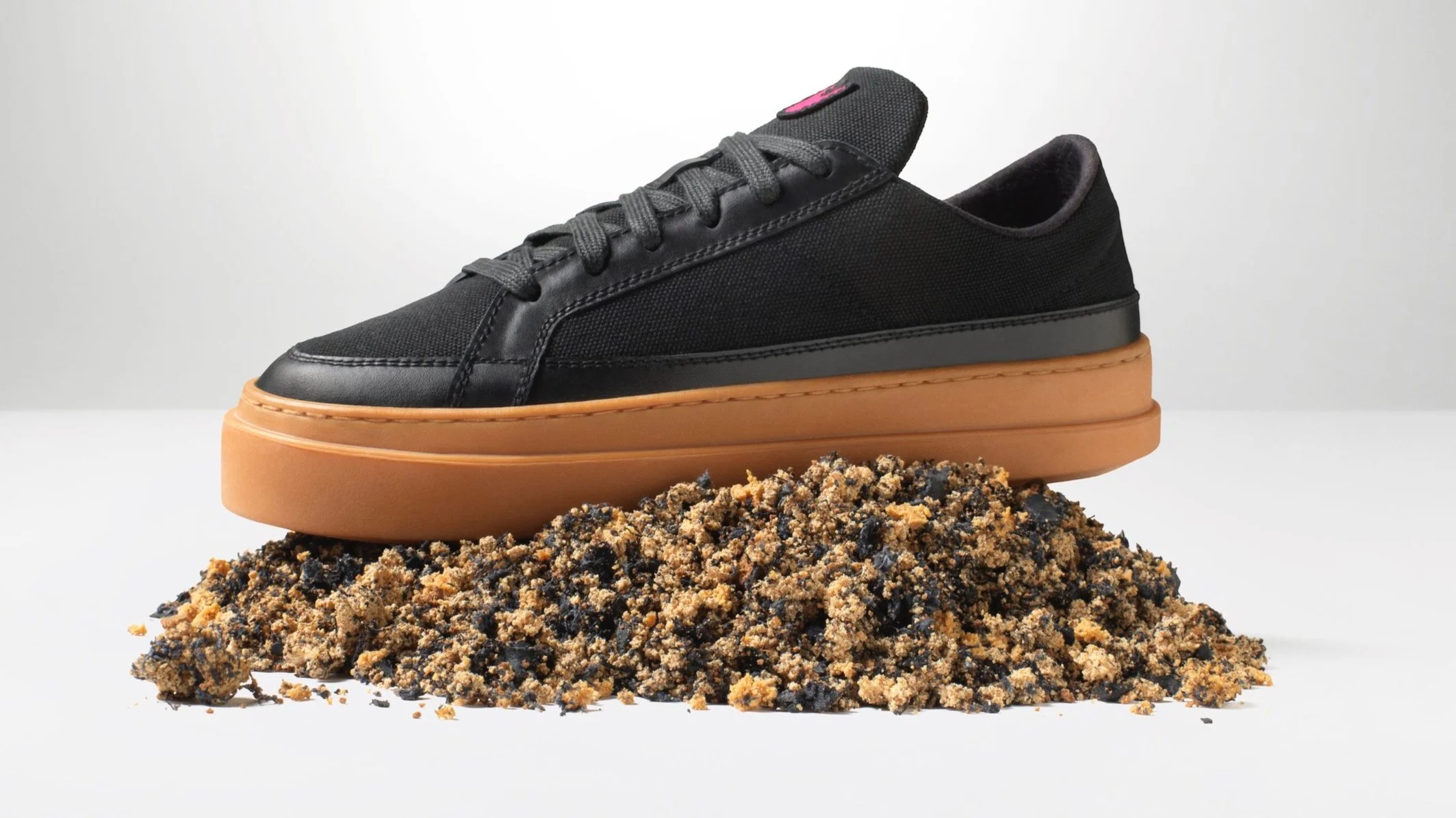 THE DEGENERATE SNEAKER - UNLESS 