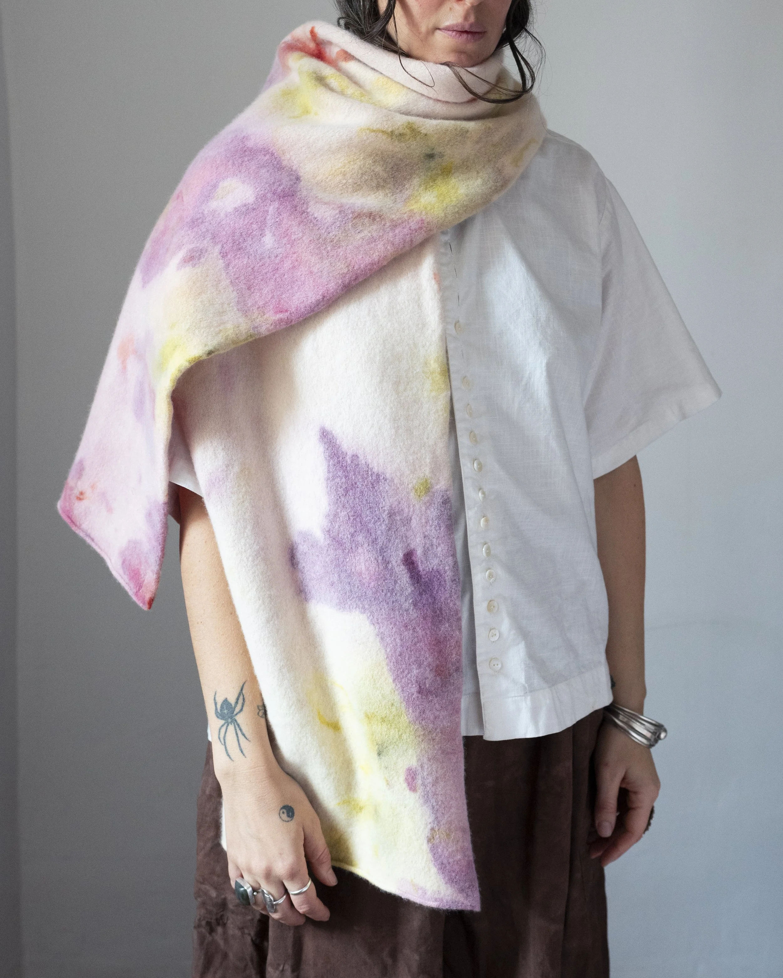 FELTED  BIG SCARF - ICE DYED 9