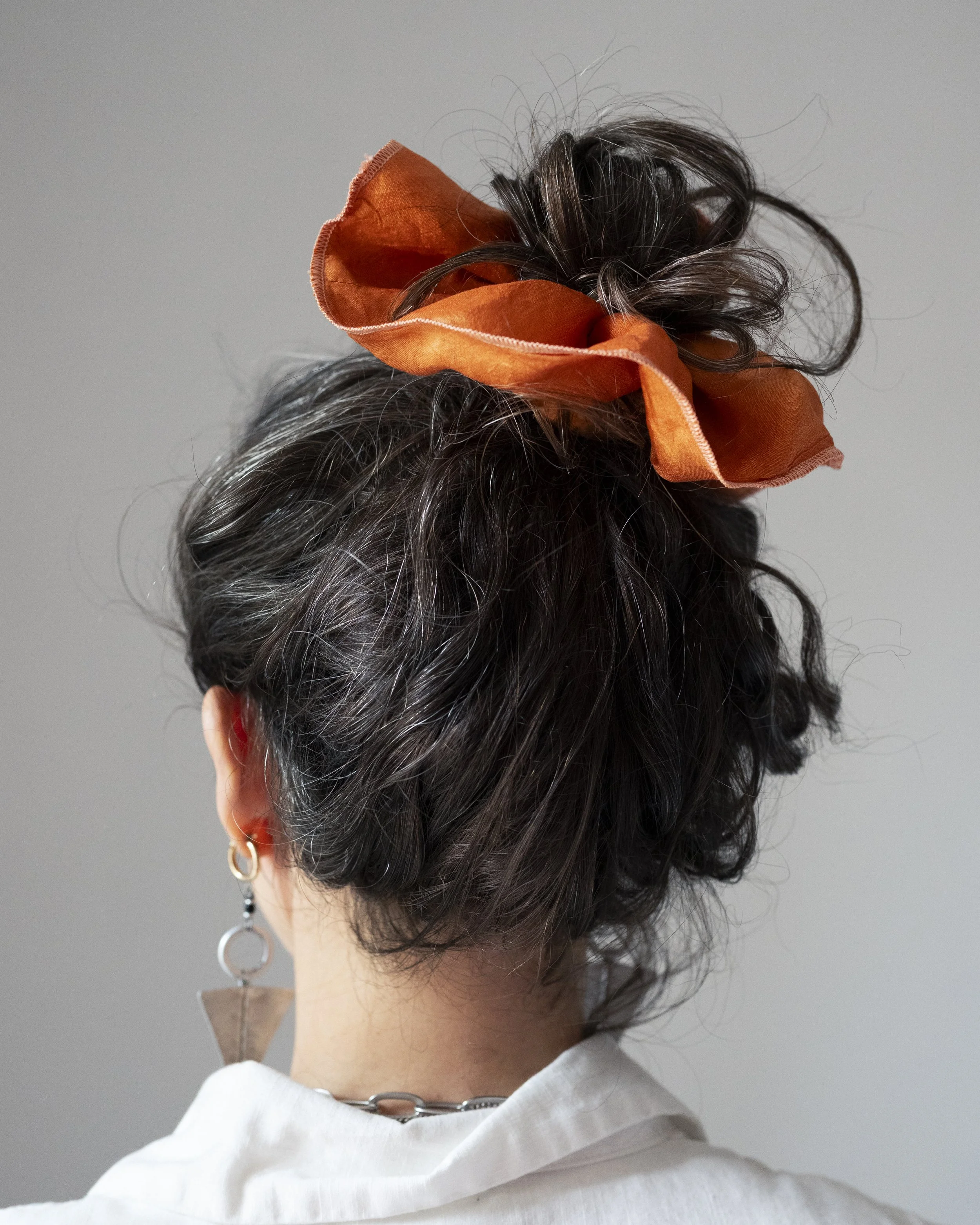 BILLYNOU / SILK  SCRUNCHIE / NATURALLY DYED / PEACH