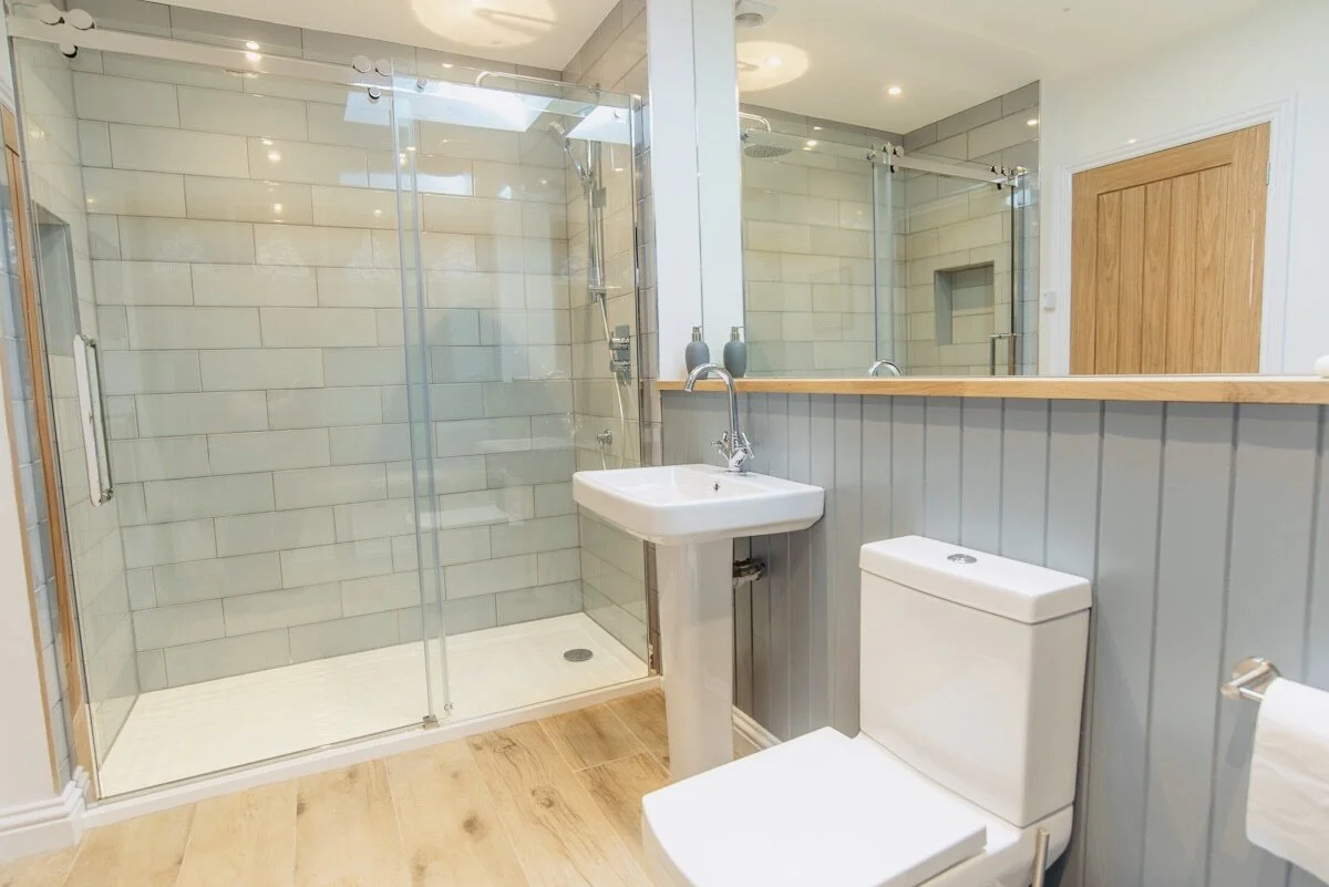 Pool house shower room.jpeg