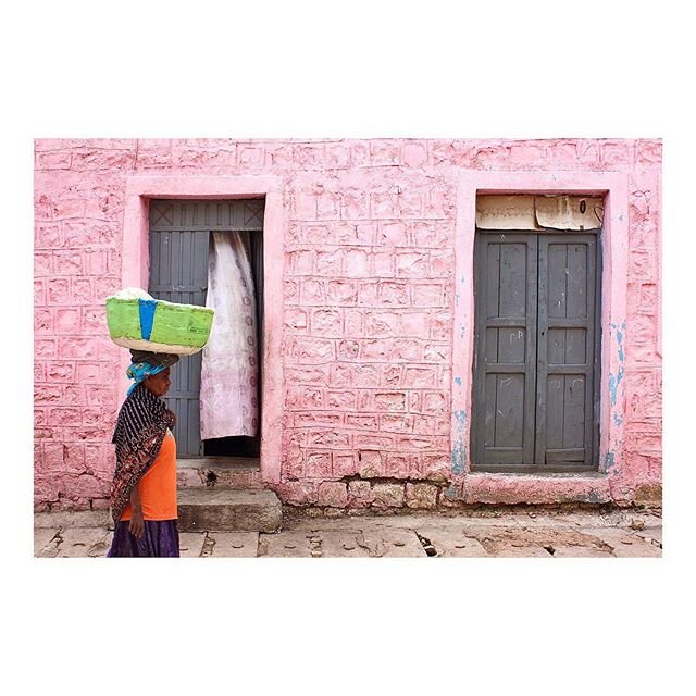 It&rsquo;s Friday! NEW LIMITED EDITION PHOTOGRAPHS! (20% proceeds to @hamlinfistula, dedicated to the treatment and eradication of obstetric fistulas in Ethiopia. It&rsquo;s estimated that 2 million women have untreated obstetric fistulas and 100,000
