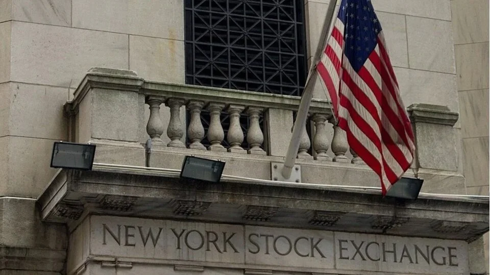 Markets are way up, so here's what to do when markets hit record highs and your nerves start to wobble