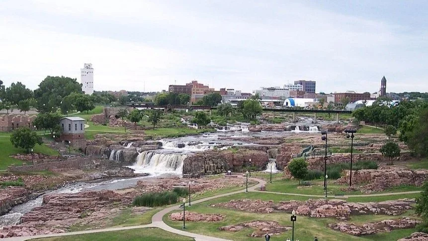 Knobe:  Both Sioux Falls mayoral candidates would serve city well