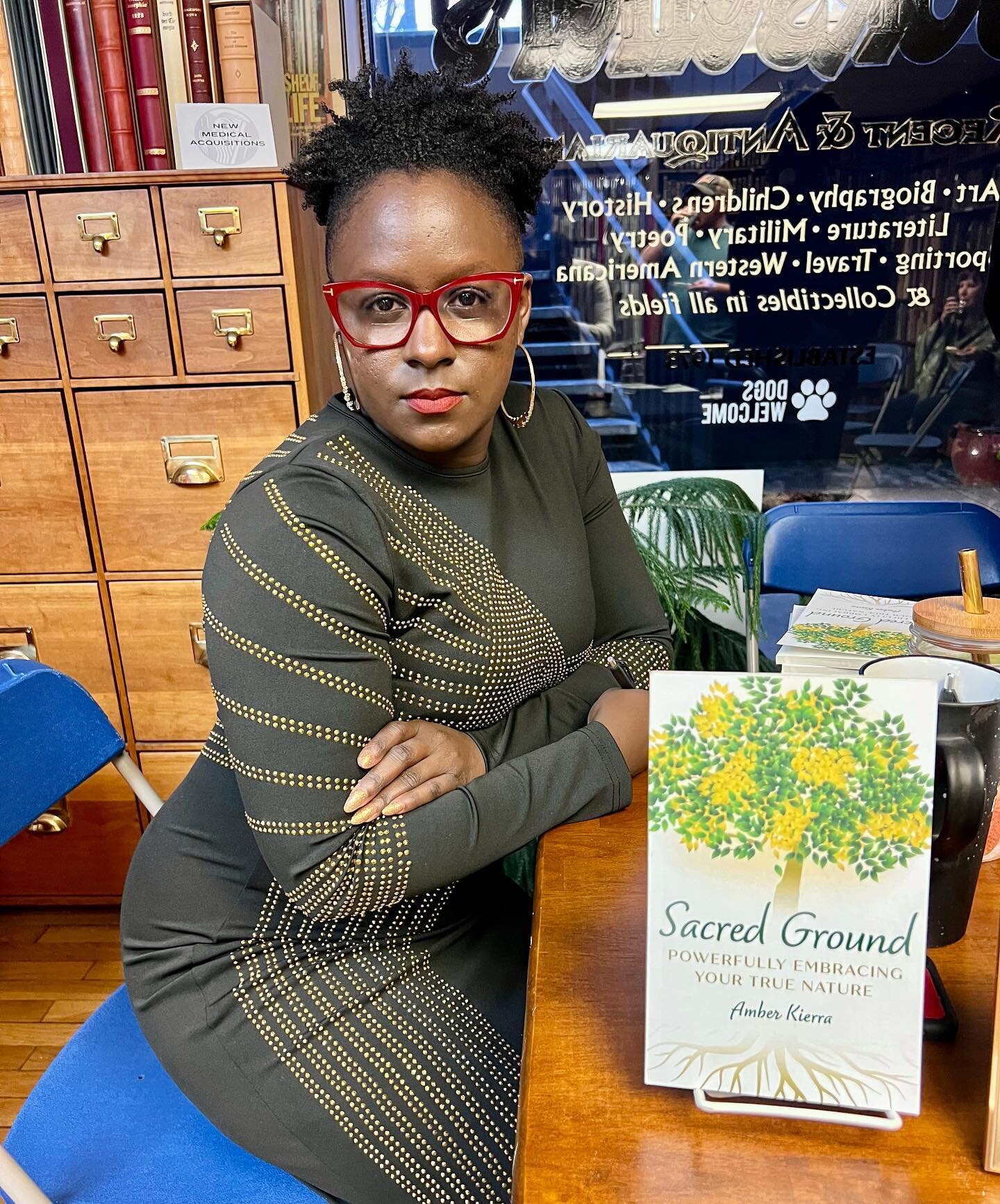 I did it, I had a wildly successful book launch event. The magic in my heart is impalpable. 🙏🏿

Thank you @hermitage_bookshop for hosting my heart&rsquo;s work. 

#publishedauthor #blackauthors #disabledauthor #spokenwordpoetry #spokenwordartist
