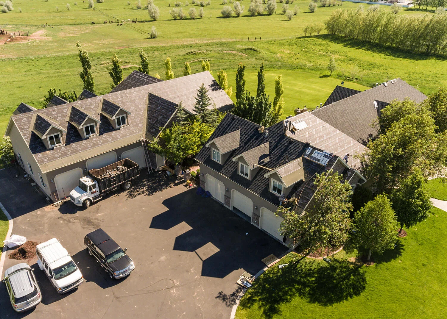 <img src="https://jbsupext.squarespace.com/s/roofing-icon-jb.png"></p>Roofing</p>