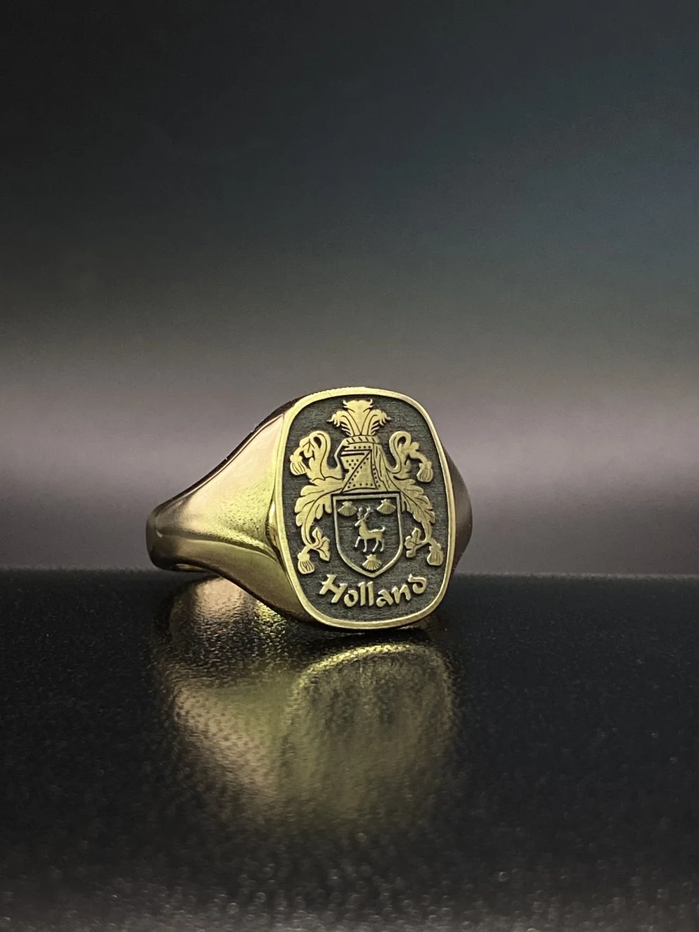 Family Crest Signet: Golden Legacy — Holland&Co fine Jewellery