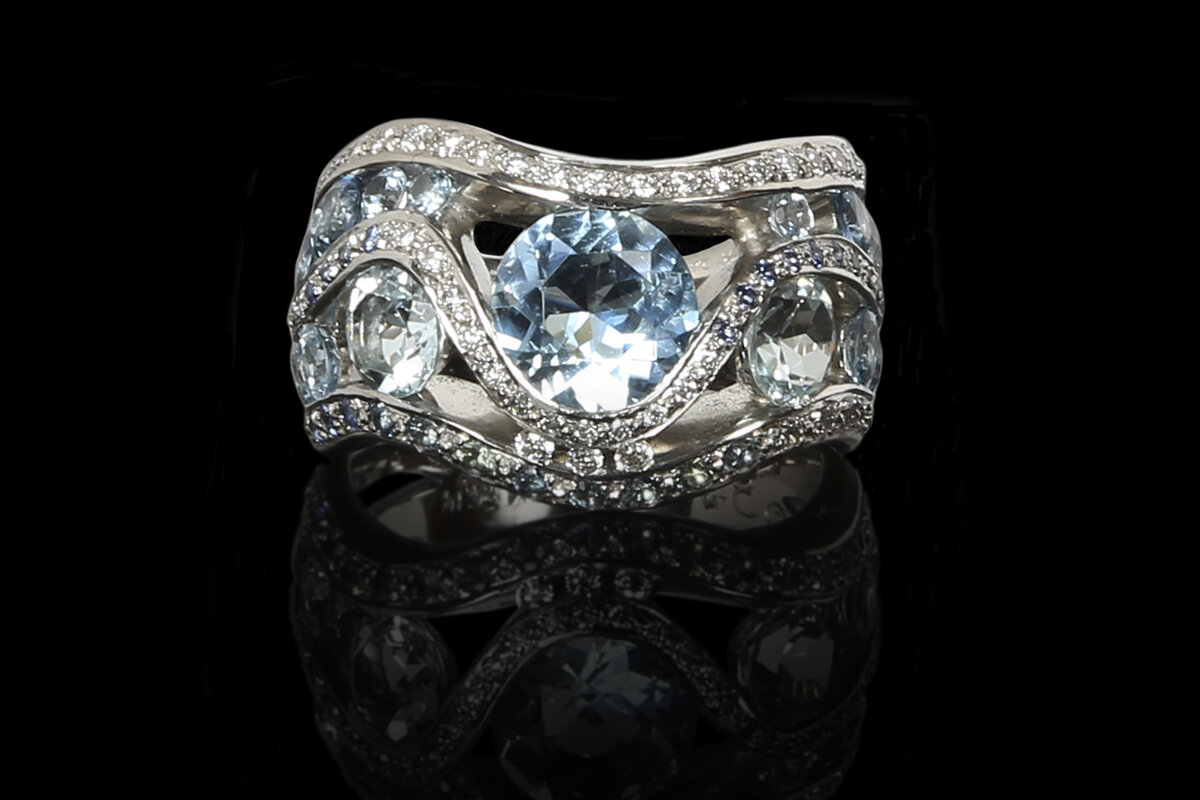 3 Glacier Blue large diamonds Light 1.jpg