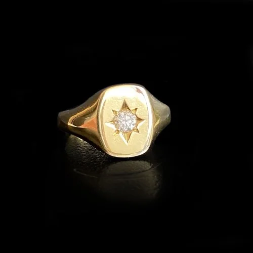 Greg+Holland+Jewellery+-+Star+set+diamond+signet+.jpg