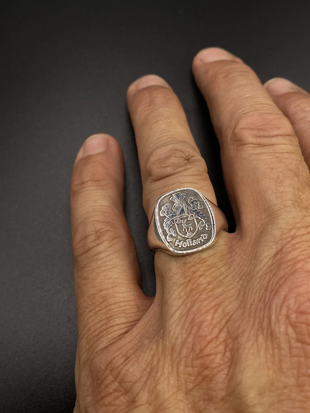 Family Crest Signet: Golden Legacy — Holland&Co fine Jewellery