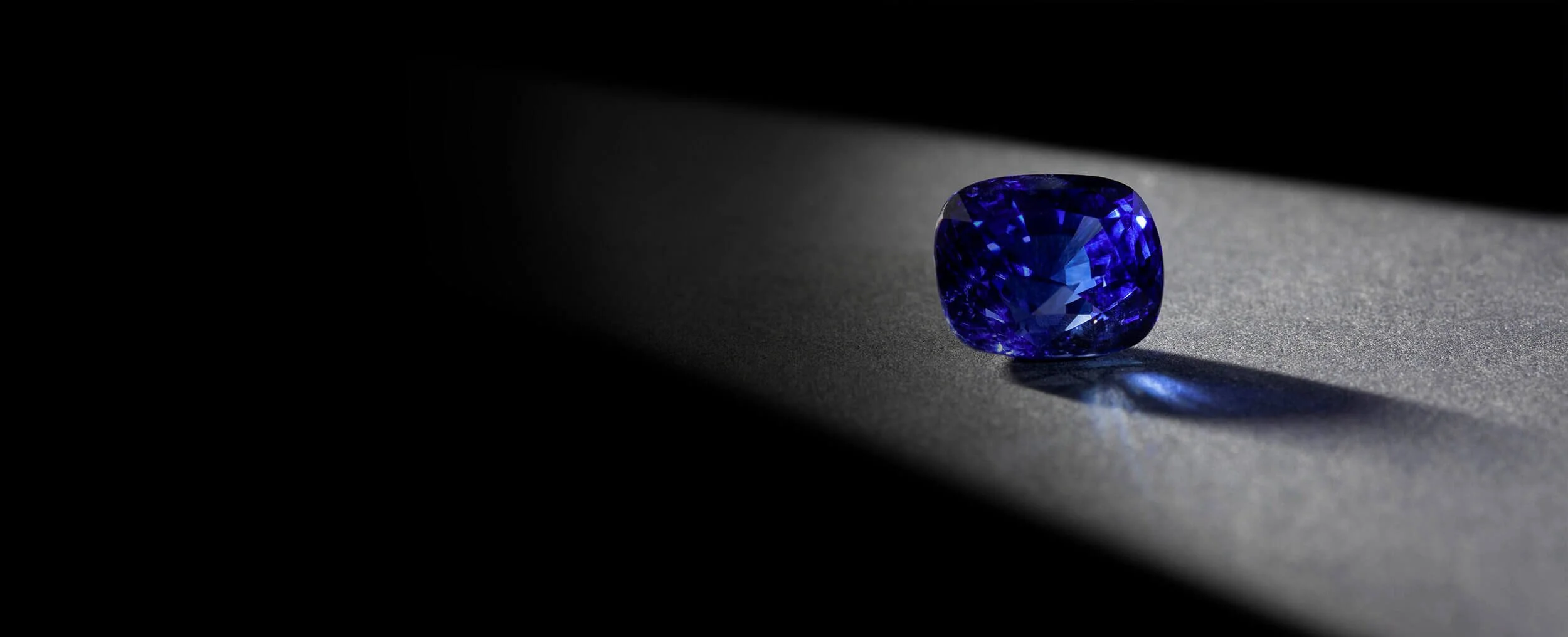 Greg+Holland+Fine+Jewellery+13.49ct+Fine+Blue+Sapphire_Wider.jpg