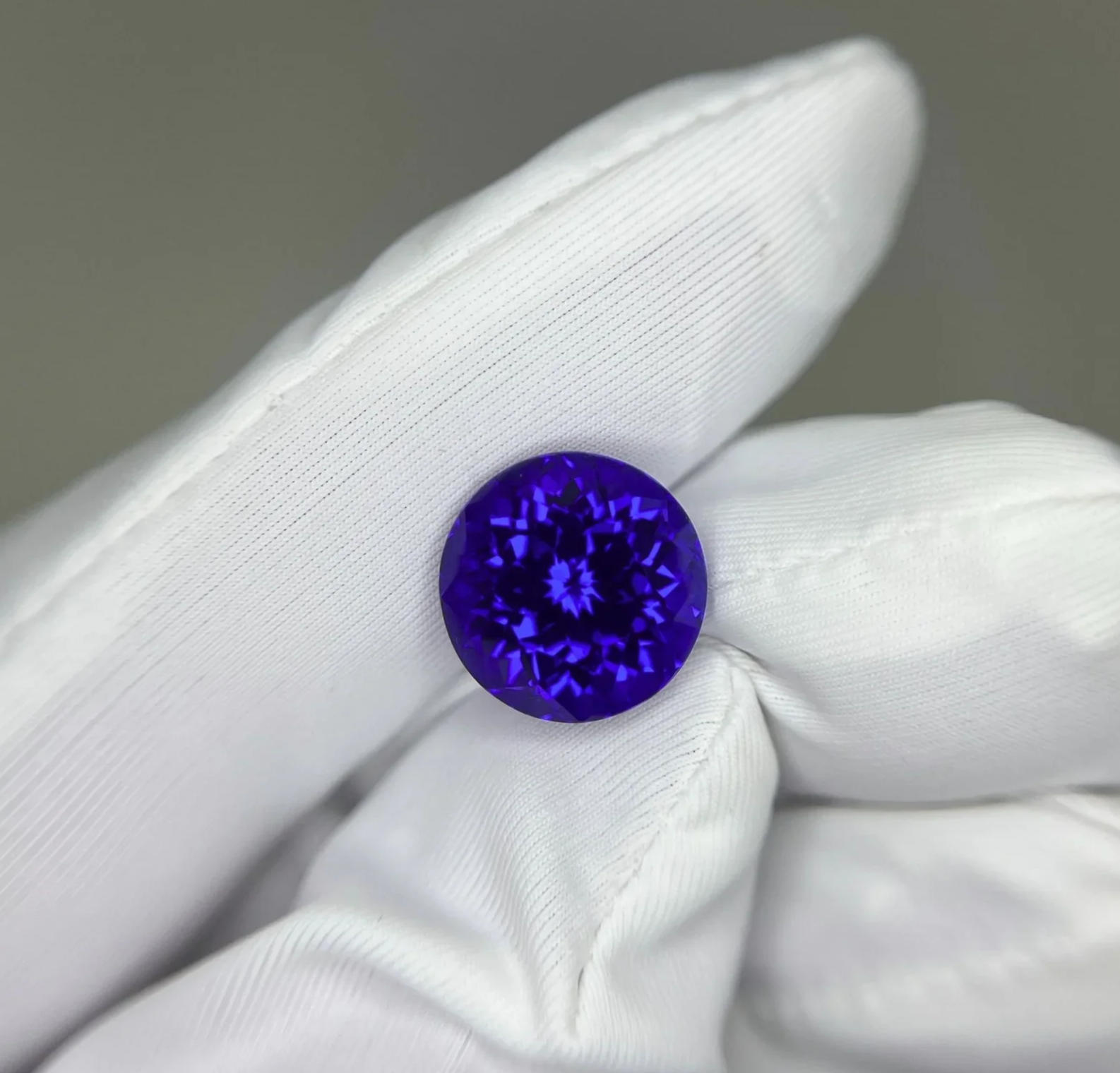 Tanzanite 8.53ct  – Exceptional Colour