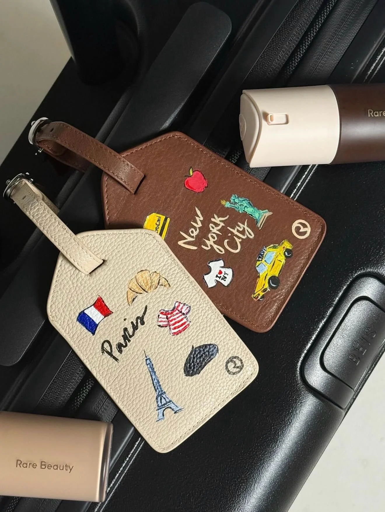 Custom luggage tags for @rarebeauty 🤎✨🧳✈️

Gave these a lot of love and care for their newest Matte Longwear Foundation! 🥹🗽🇫🇷 One of my fave projects thus far! So grateful to work on this x