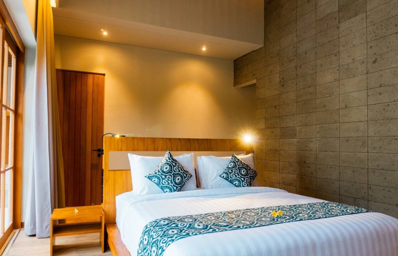 villa bedroom.jpg