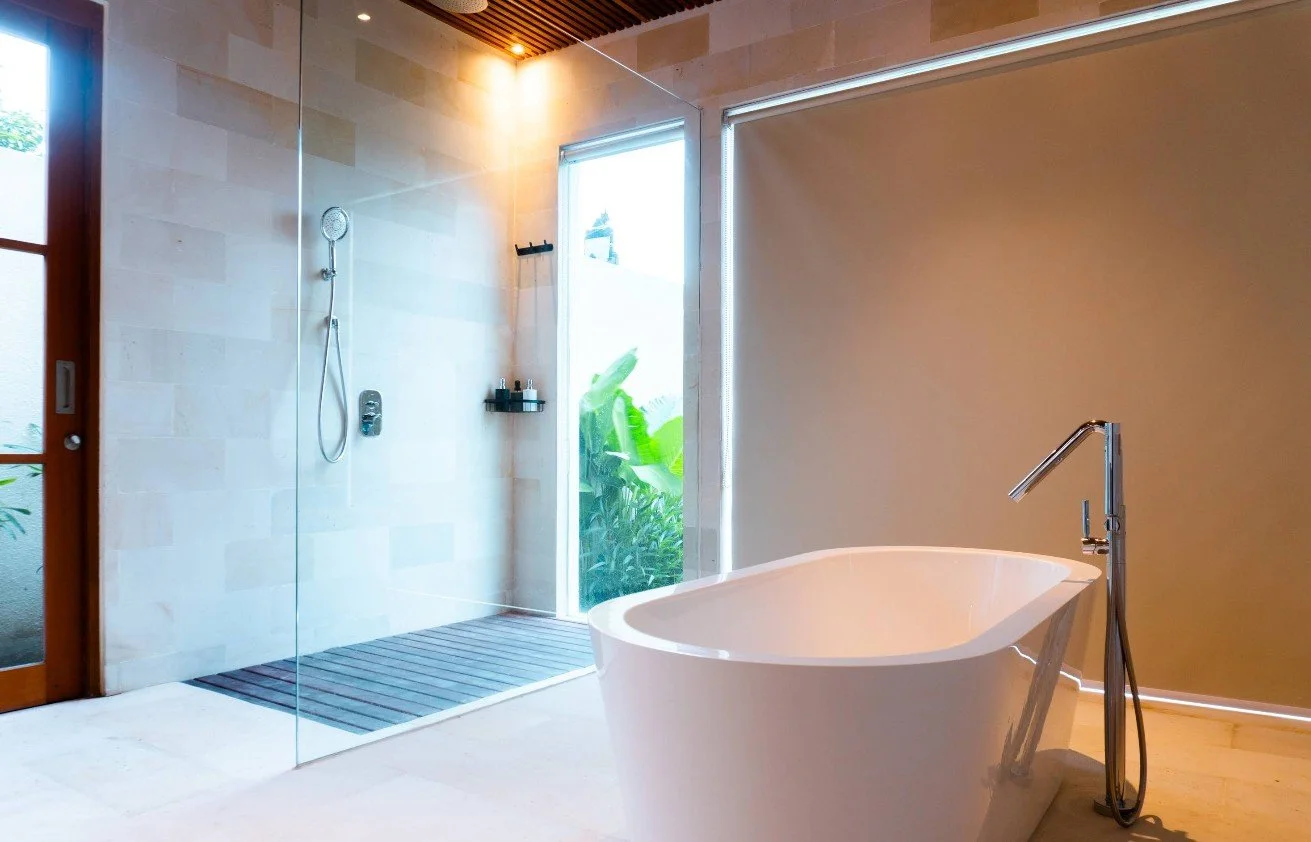 villa bath.jpg