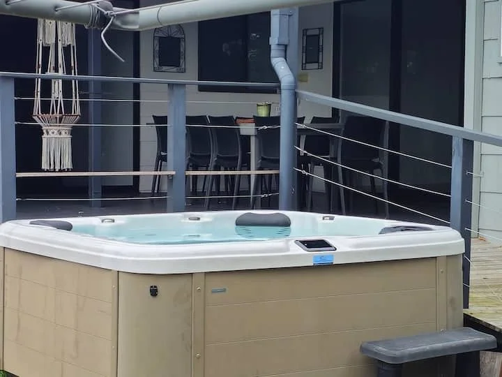 hottub.jpeg