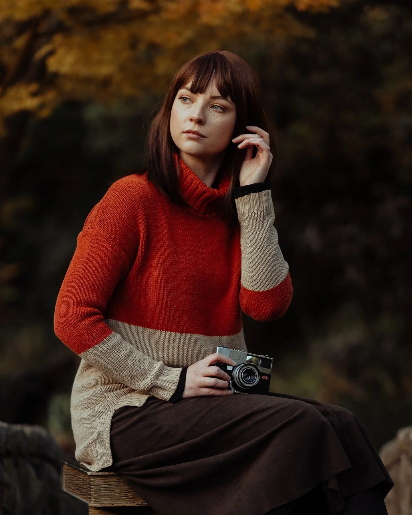 Willow 🍁

Shot on Sony A7IV + 50GM

#Sony12DaysOfLenses1 #autumn #fall #portraits #portraiture #portraitphotography #portraitmood #portraits_ig #portrait_perfection #portrait_shots