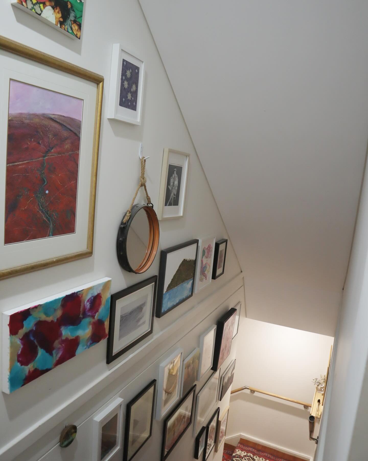 Had fun turning this dark blank stairwell into a warm welcome for this family home.

#artathome #design #interiordesignideas