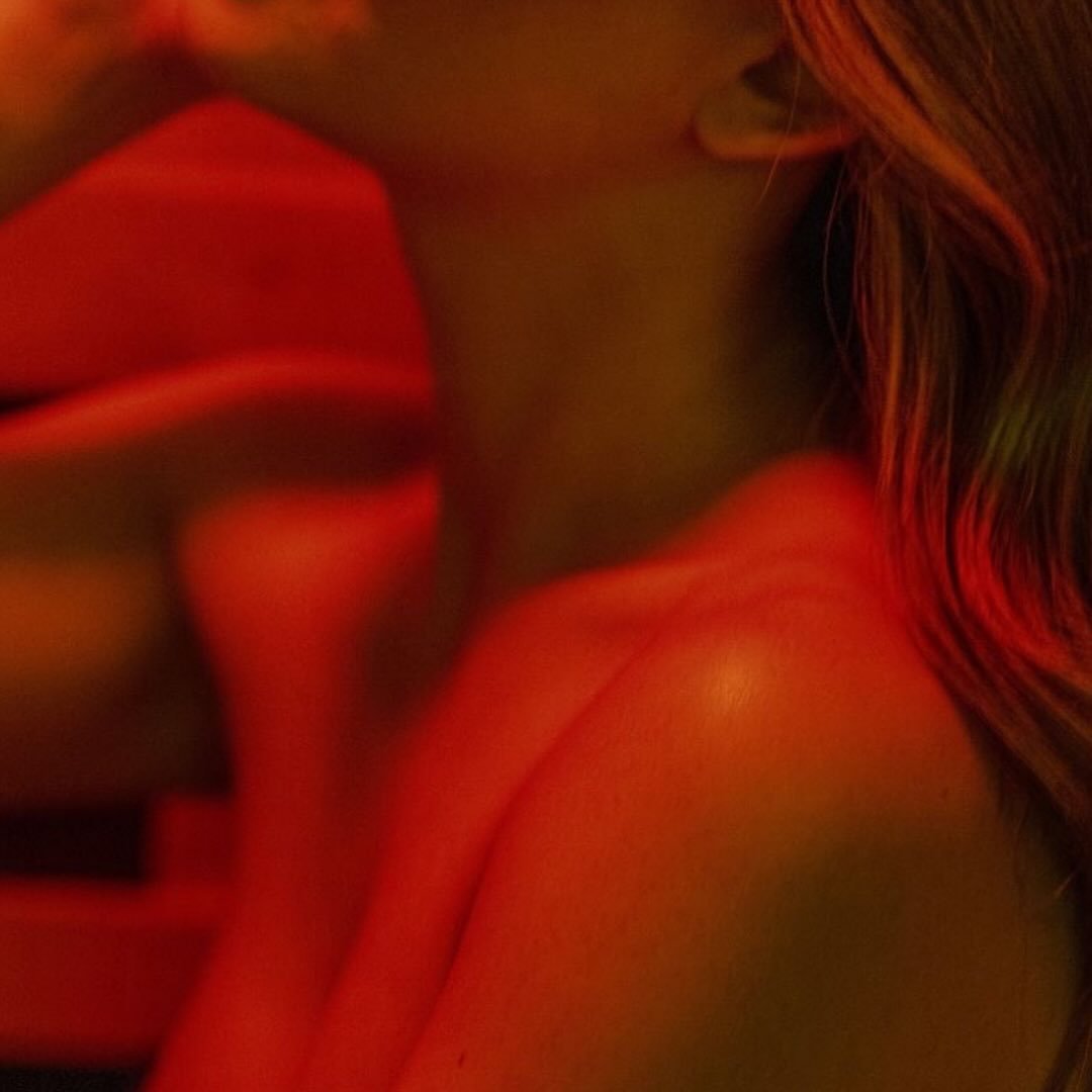 Infrared, near infrared, far infrared&hellip; what&rsquo;s the difference?

Not all infrared heat is the same &mdash; and understanding the difference matters when choosing treatments that support skin health and overall wellbeing.

Near Infrared (NI