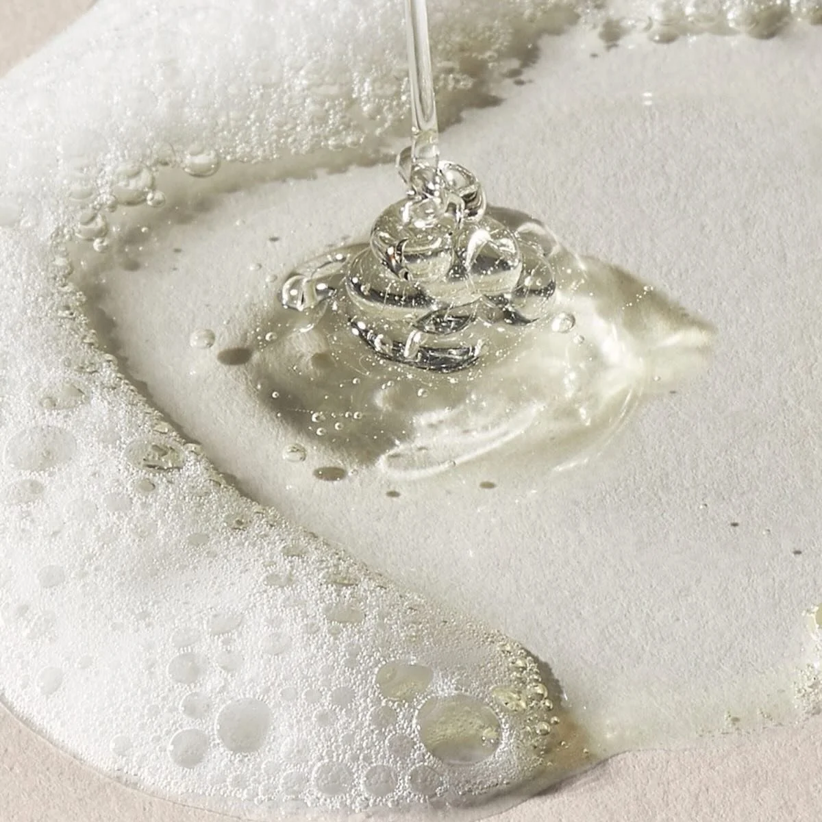 Not all skincare absorbs the same way 🤍

&bull; Ointments are occlusive &mdash; they sit on the skin and seal in moisture. Best for repairing a compromised barrier.
&bull; Creams contain both water and oil &mdash; they hydrate and soften while offer