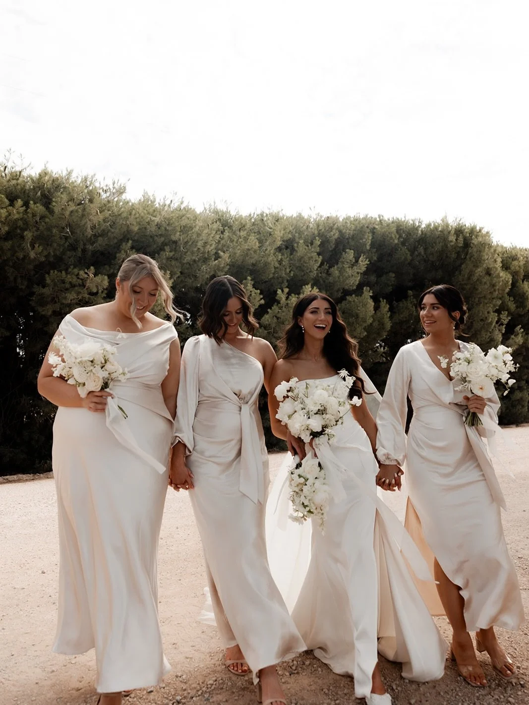 All white bouquets for Emily and her girls 🕊️

📷: @lovewildweddings_