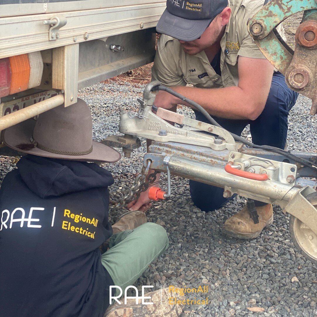 👀 Little eyes always watching 👀⠀⠀⠀⠀⠀⠀⠀⠀⠀
Our biggest little hooking on the trailer⠀⠀⠀⠀⠀⠀⠀⠀⠀
⠀⠀⠀⠀⠀⠀⠀⠀⠀
My dad raised me with a high standard for work output and taught me that quality matters whether you're in the shed or in a million dollar home. Y