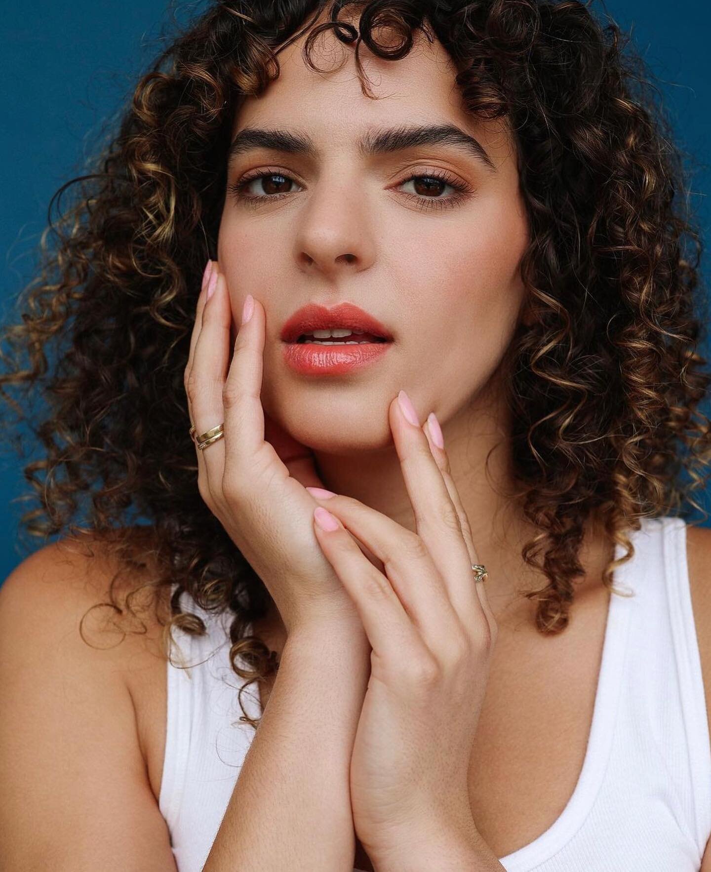 Some of my favorite shots of Angie!
.
.
Hair and Makeup: @addisonthompson.mua 
Photos: @samuelpickart 
.
#headshotsnyc #actorheadshots #headshotmakeup #brooklynmua #nycmakeupartist