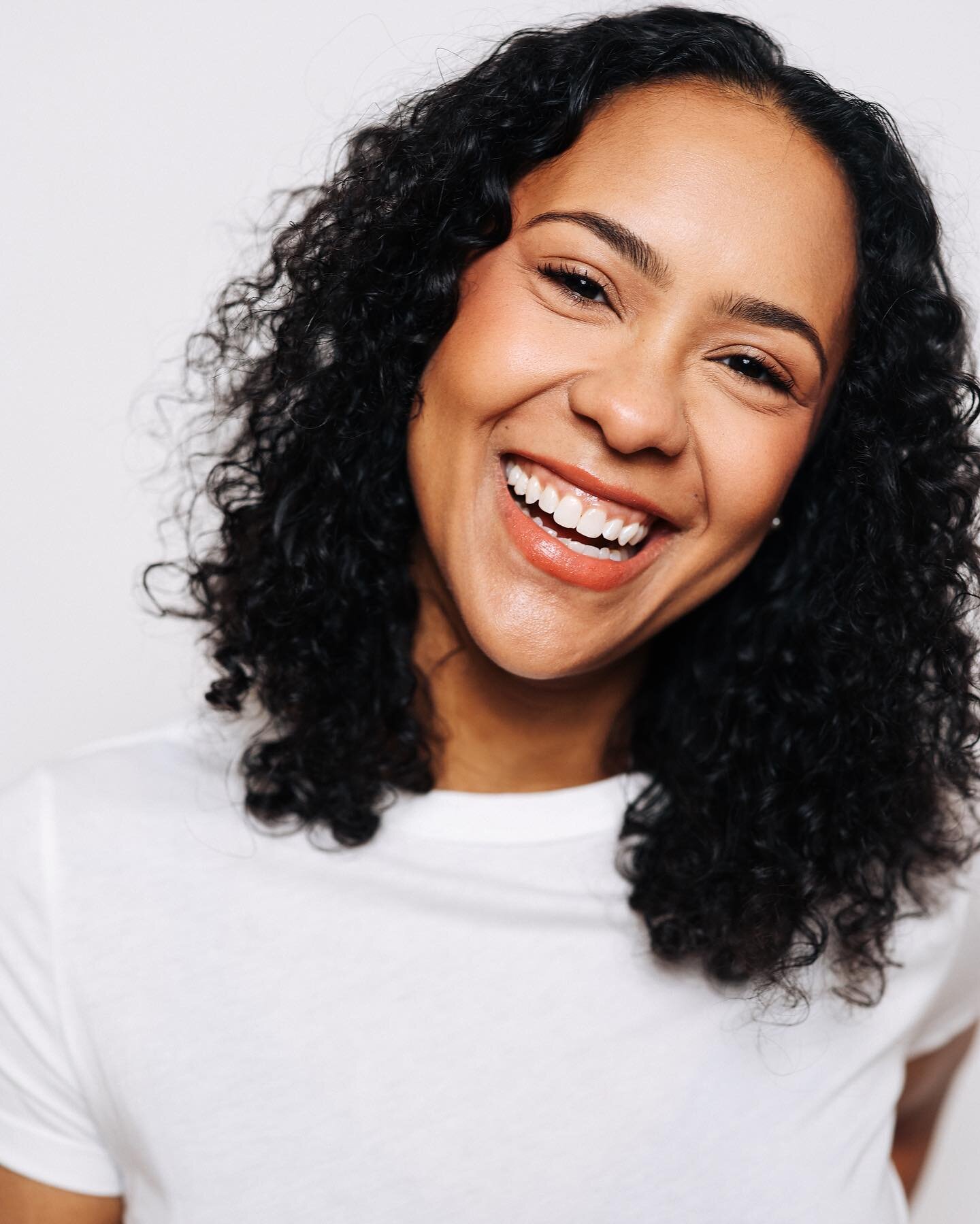 Amelia / shot by @samuelpickart 
.
Hair and Makeup by @addisonthompson.mua 
.
.
#nycheadshots #headshotmakeup #actorheadshotsnyc #portraitmakeup #brooklynmua #brooklynmakeupartist