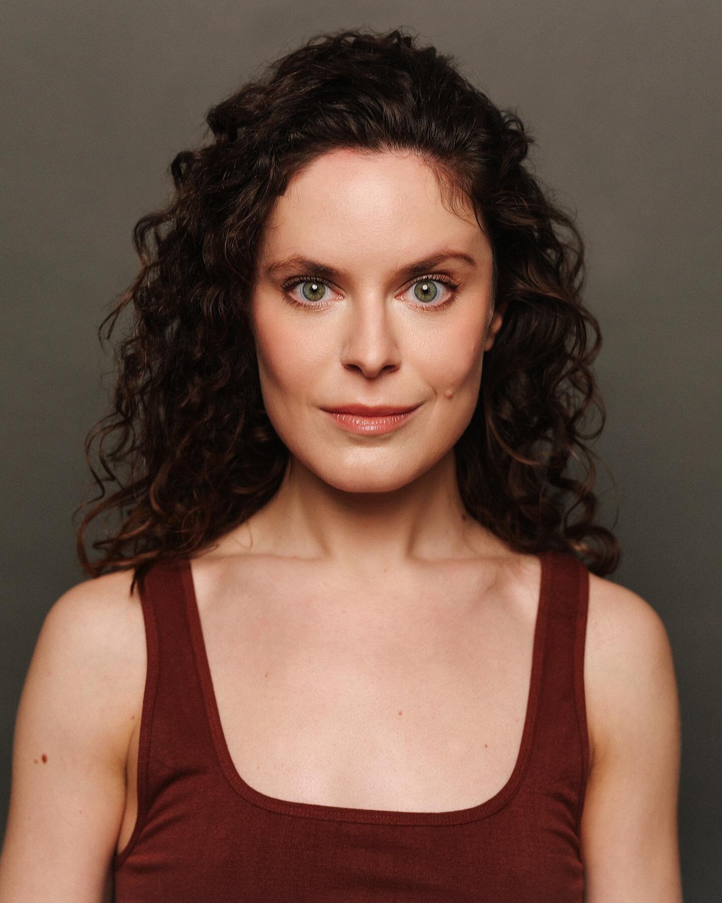 Sarah✨
.
Hair and Makeup: @addisonthompson.mua 
Photos: @samuelpickart 
Talent: @itssarahmcafee 
.
.
#headshotsnyc #actorheadshotsnyc #headshotmua