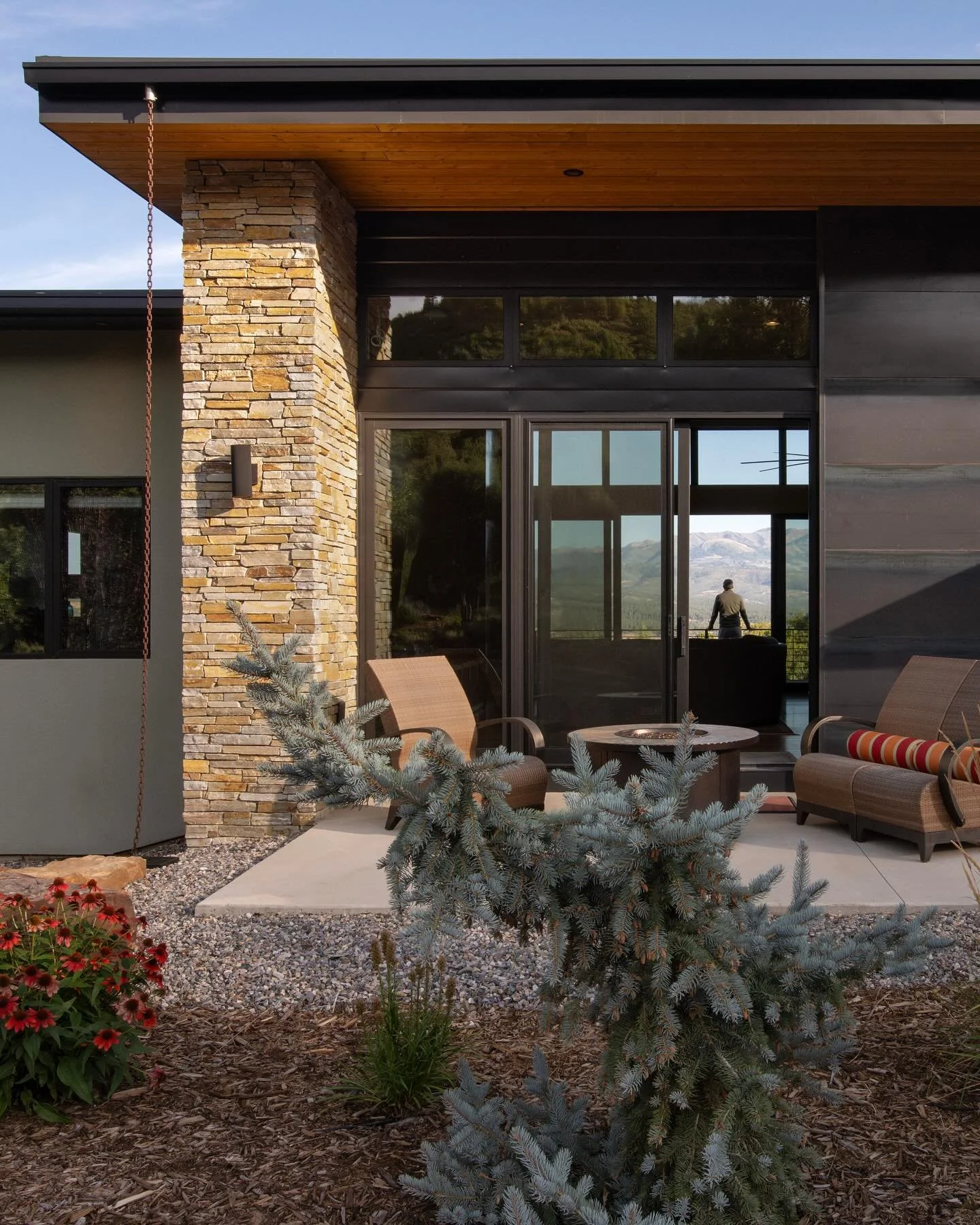 New shots of Rancho Cambio by @coreyleamon are now live on the website. Link in bio

#thisisMESA

#mesarchitecture #durangocolorado #coloradoarchitecture #durangoarchitects