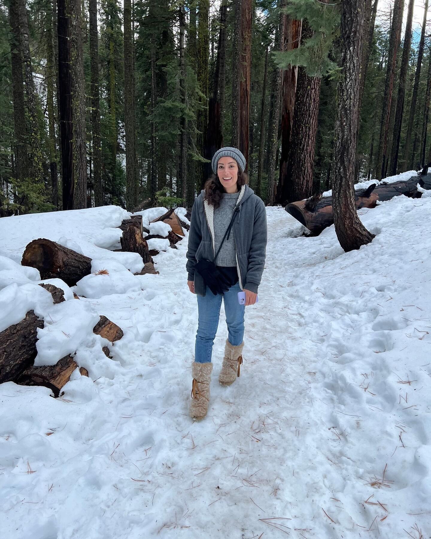 Mariposa Grove of Giant Sequoias in Yosemite is one of my favorite spots in the park. Parking is really close to the south entrance it&rsquo;s about 30minutes away from the Tunnel View. In winter season Yosemite shuttle does not operate from December